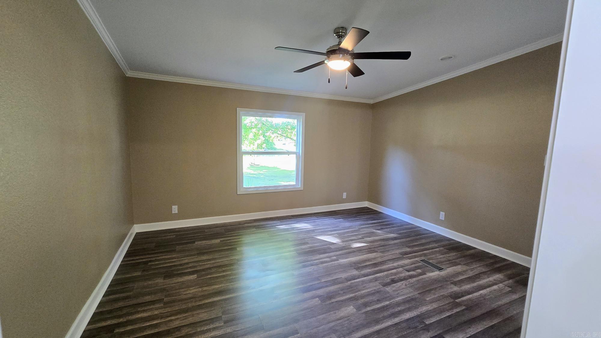 15921 Oak Street Property Photo 13
