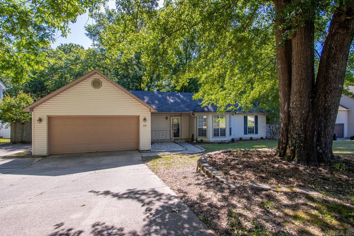1712 Eagle Point Way Property Photo 2