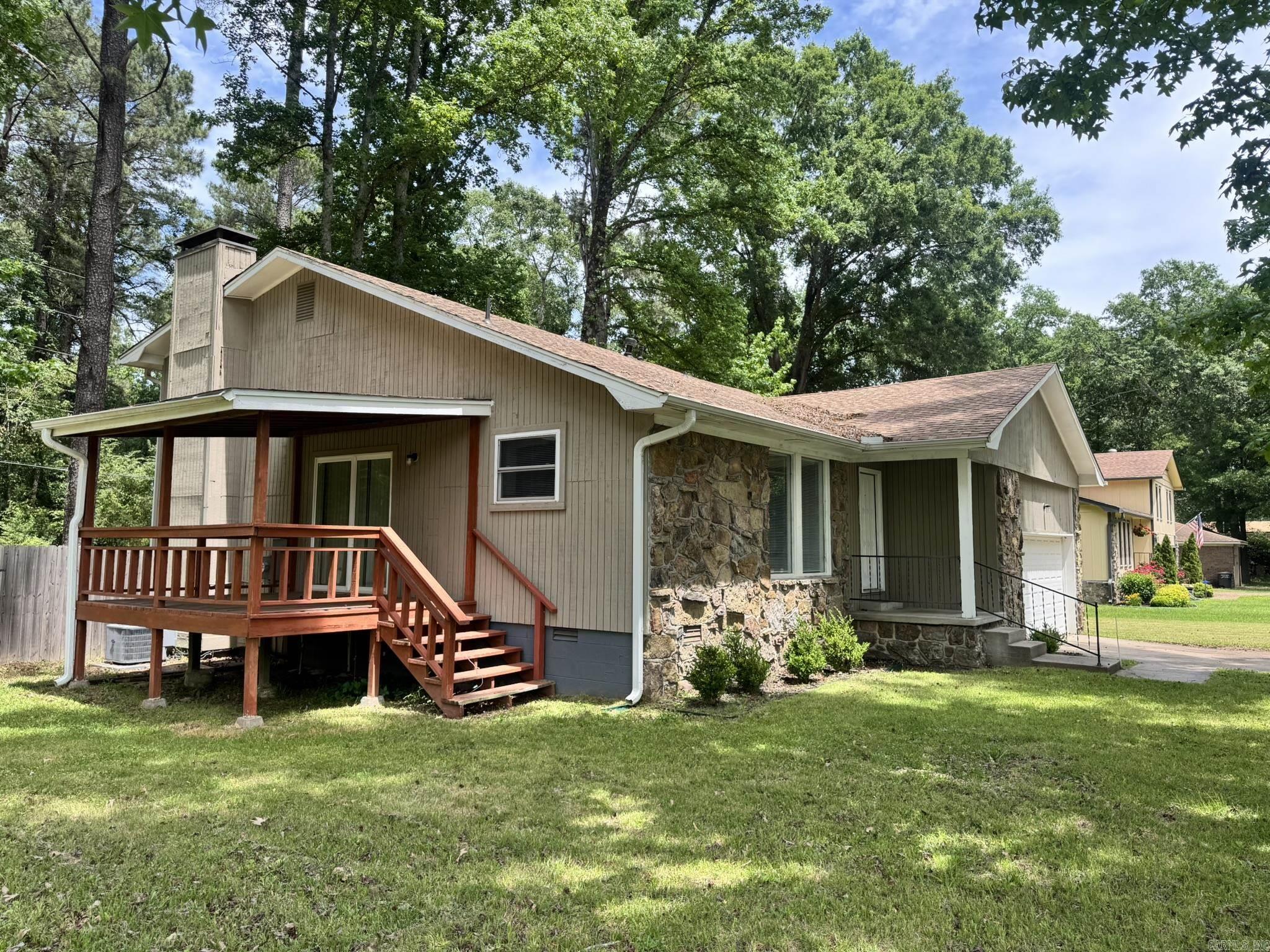 104 Foxdell Circle Property Photo 3