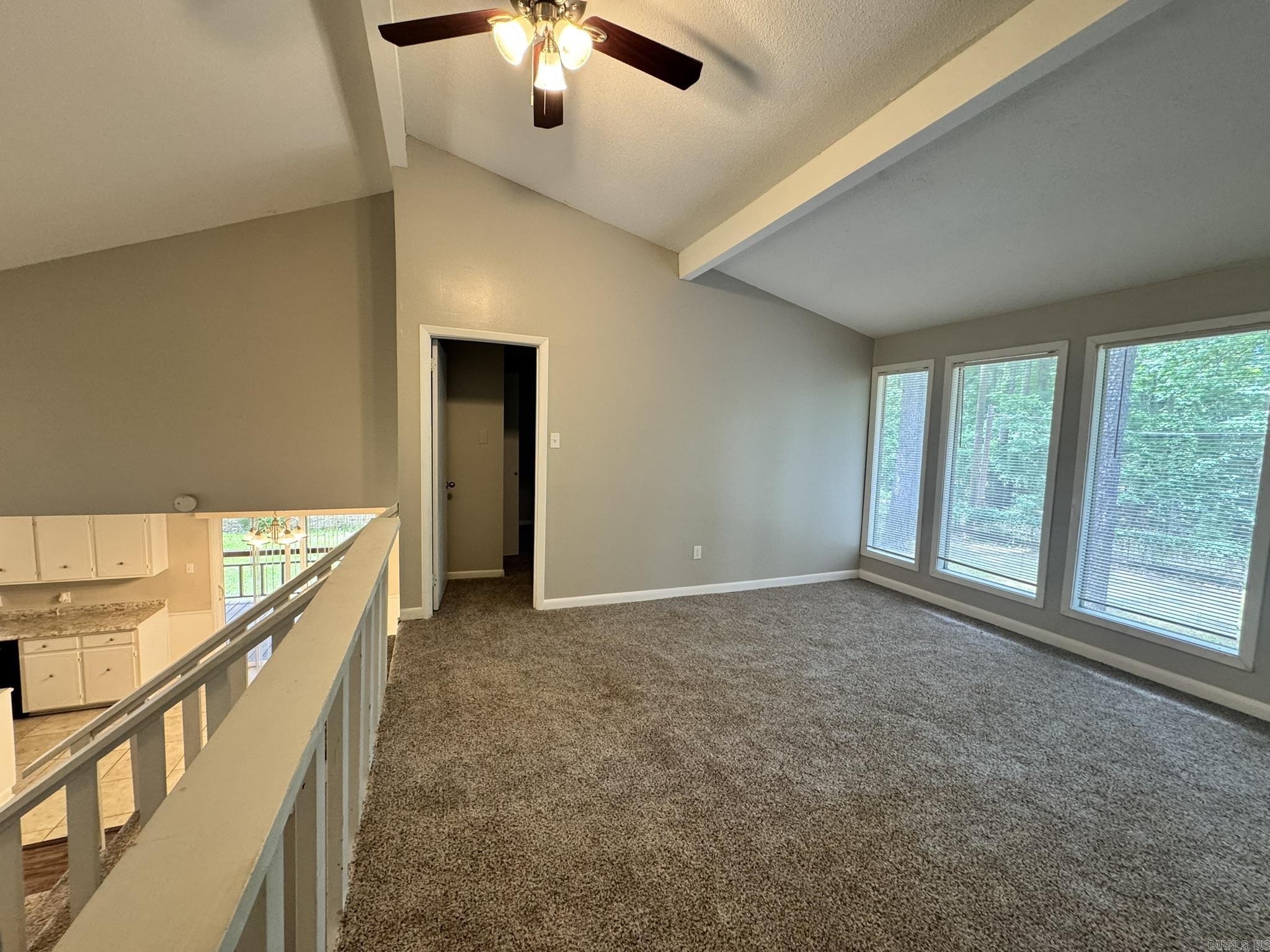 104 Foxdell Circle Property Photo 6