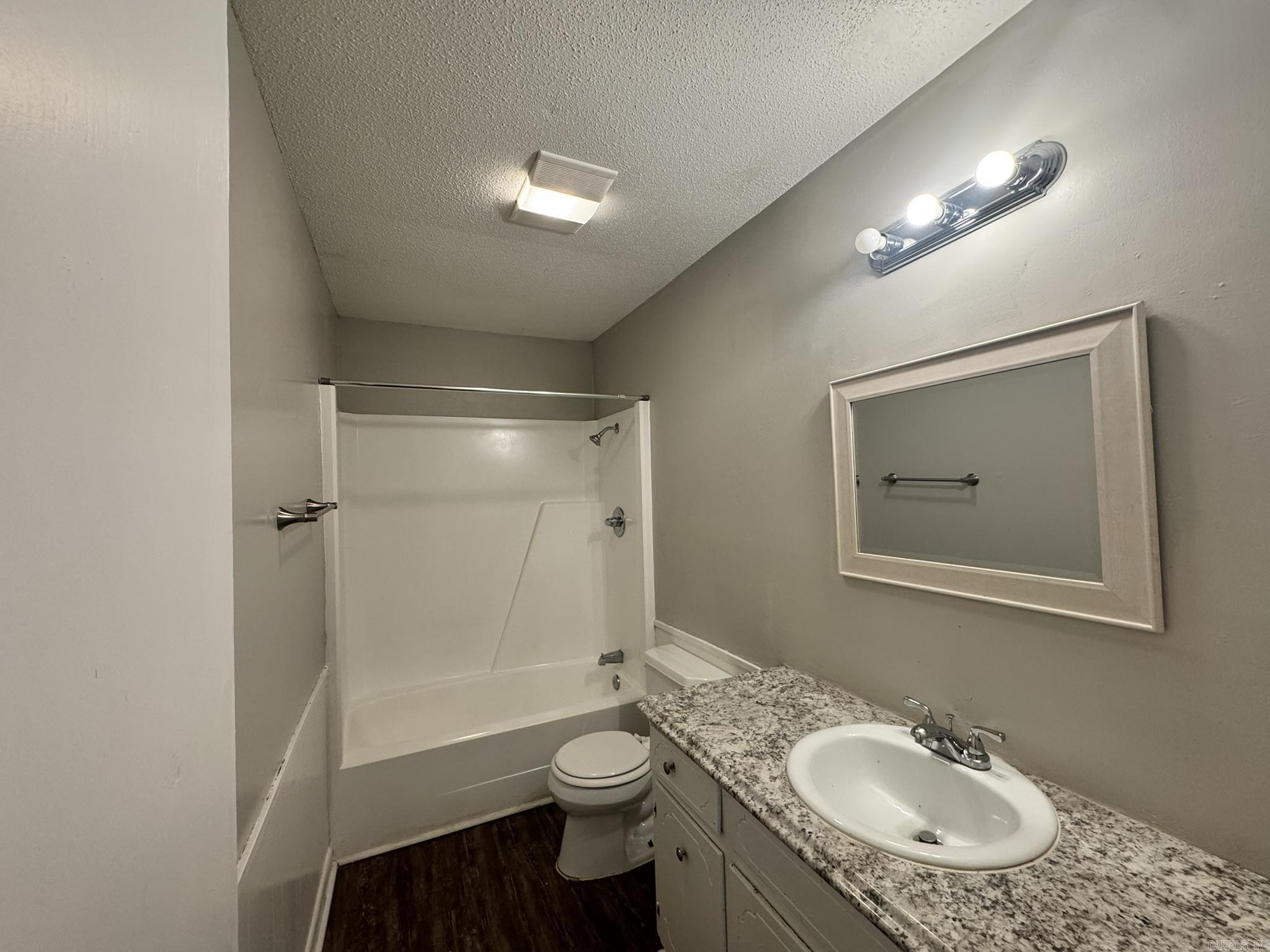 104 Foxdell Circle Property Photo 8