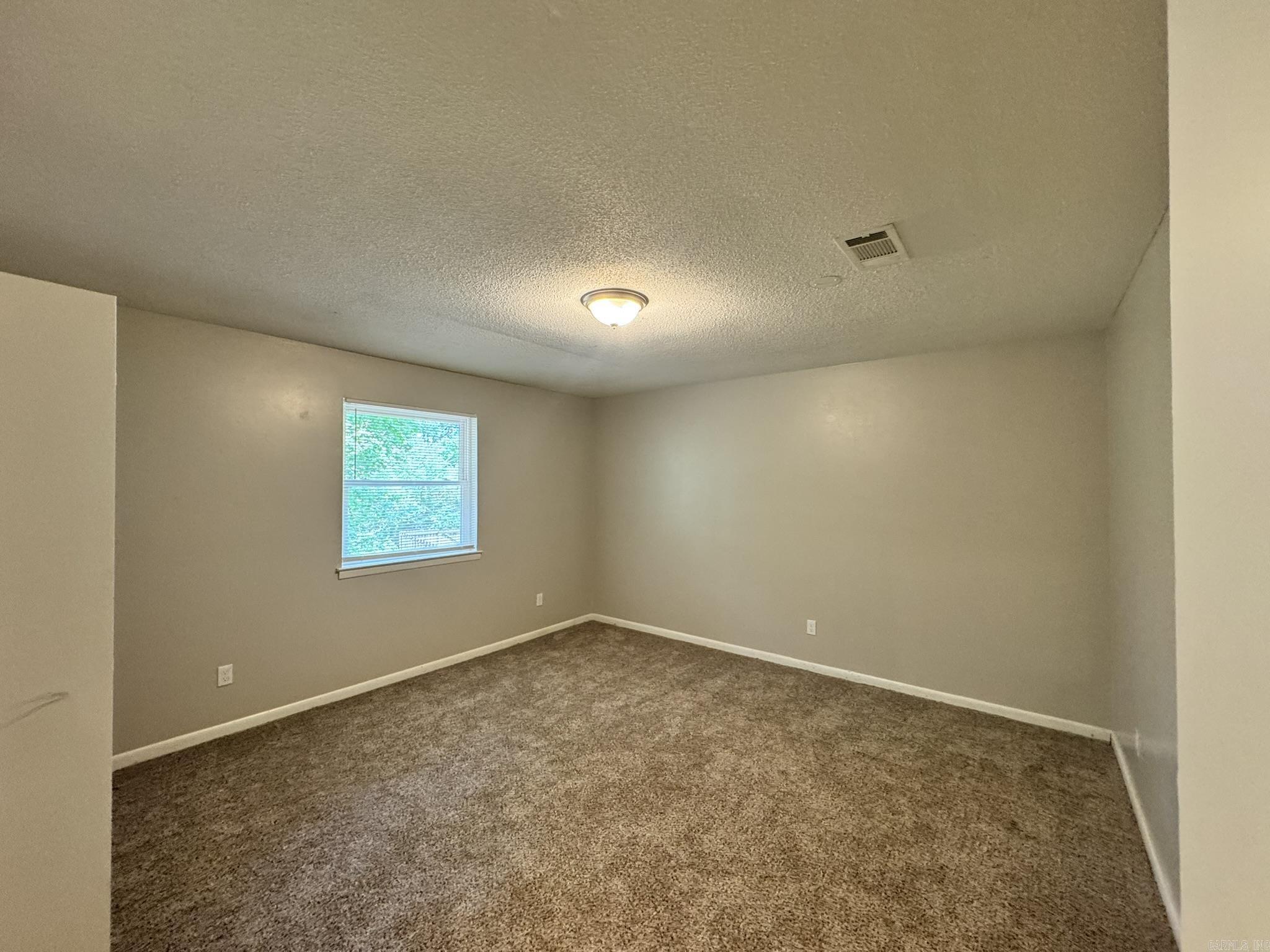 104 Foxdell Circle Property Photo 9