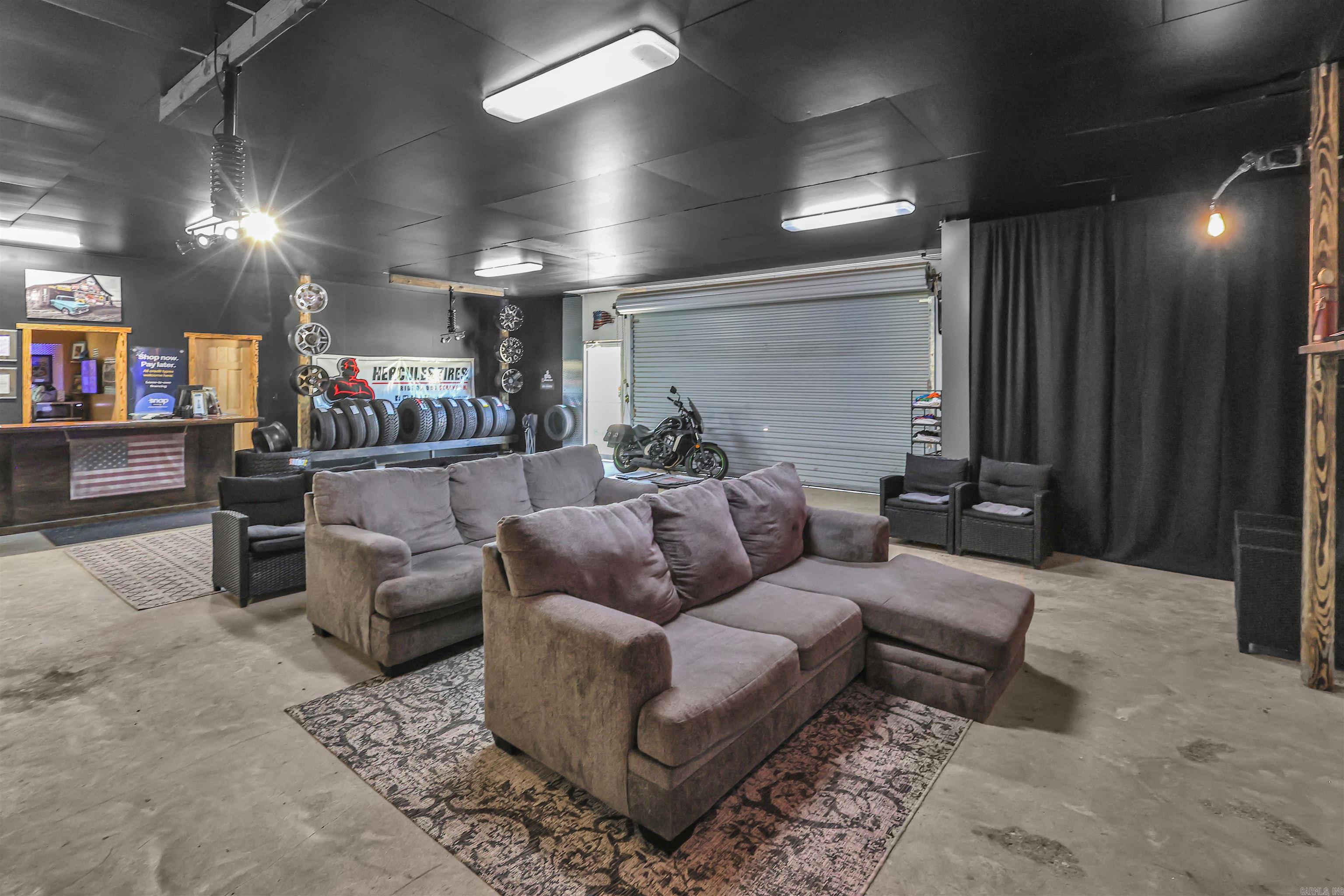 101 Caney Place Property Photo 34