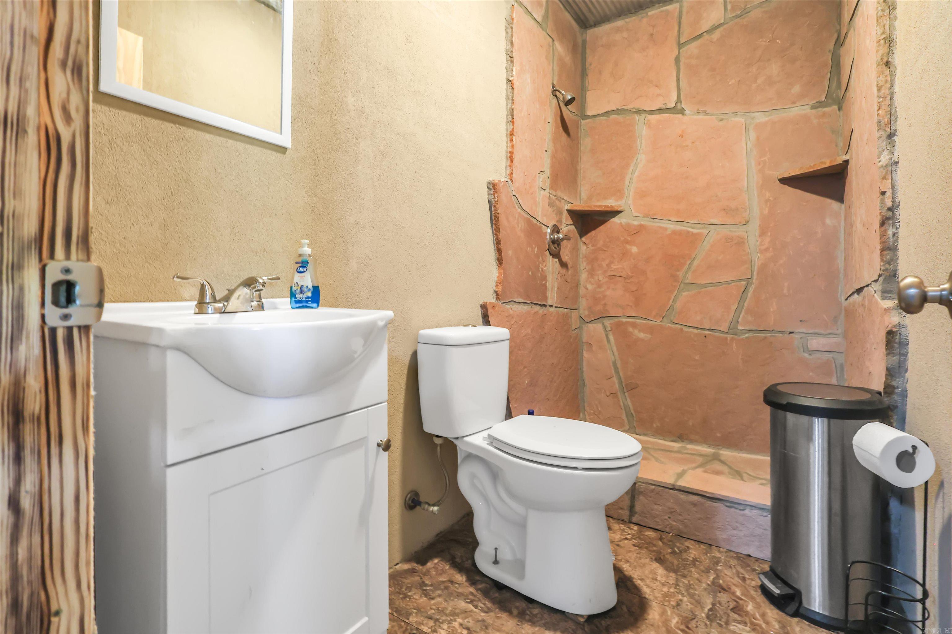 101 Caney Place Property Photo 38
