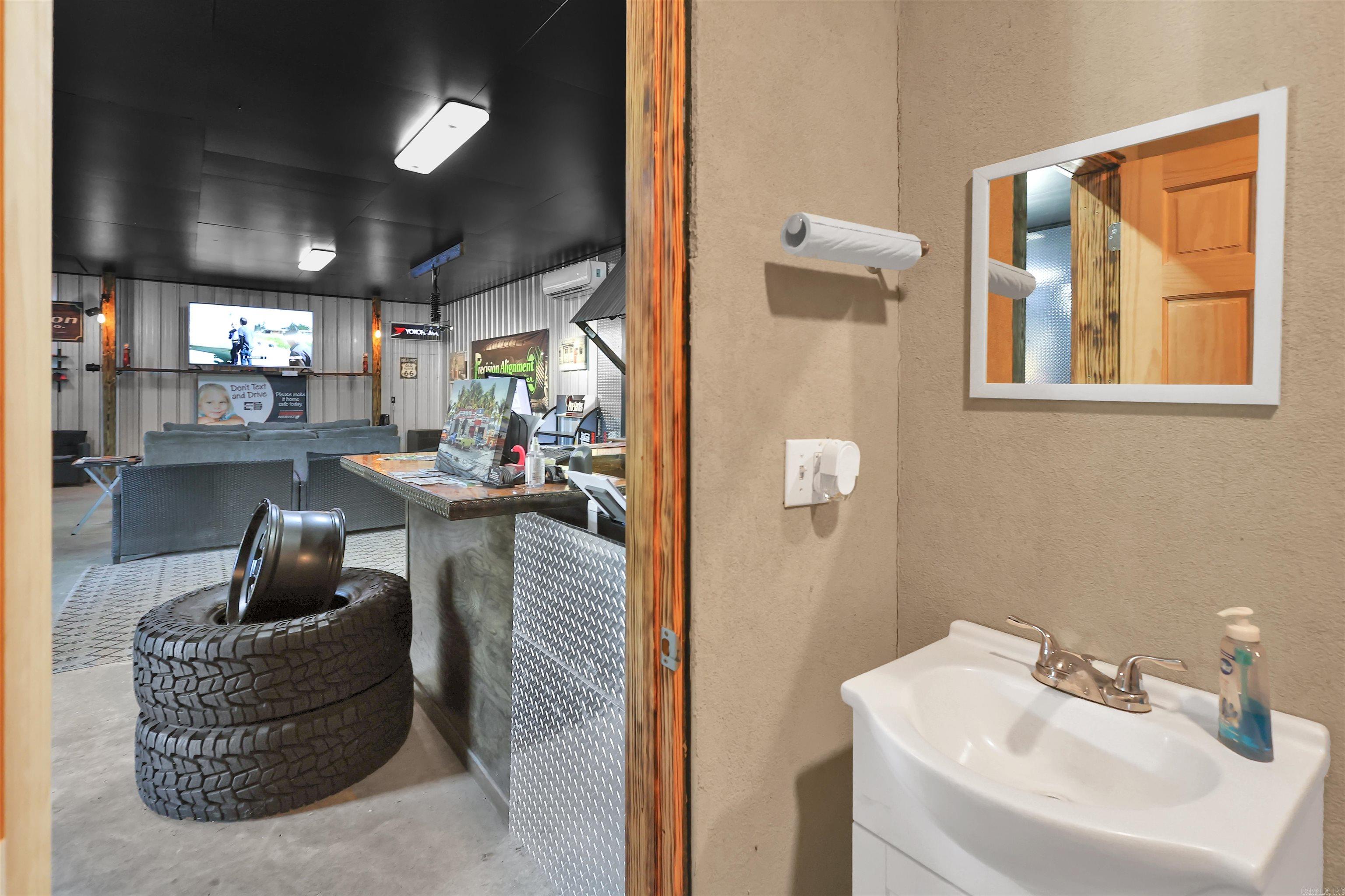 101 Caney Place Property Photo 39
