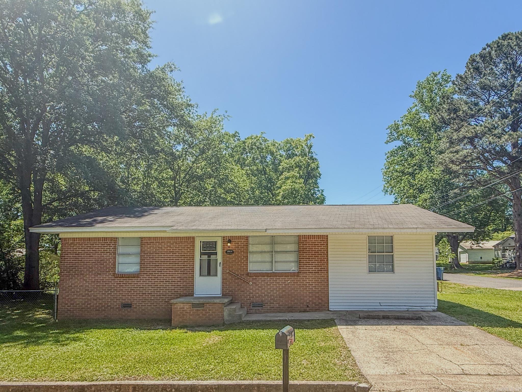 1504 Texas Street Property Photo 1
