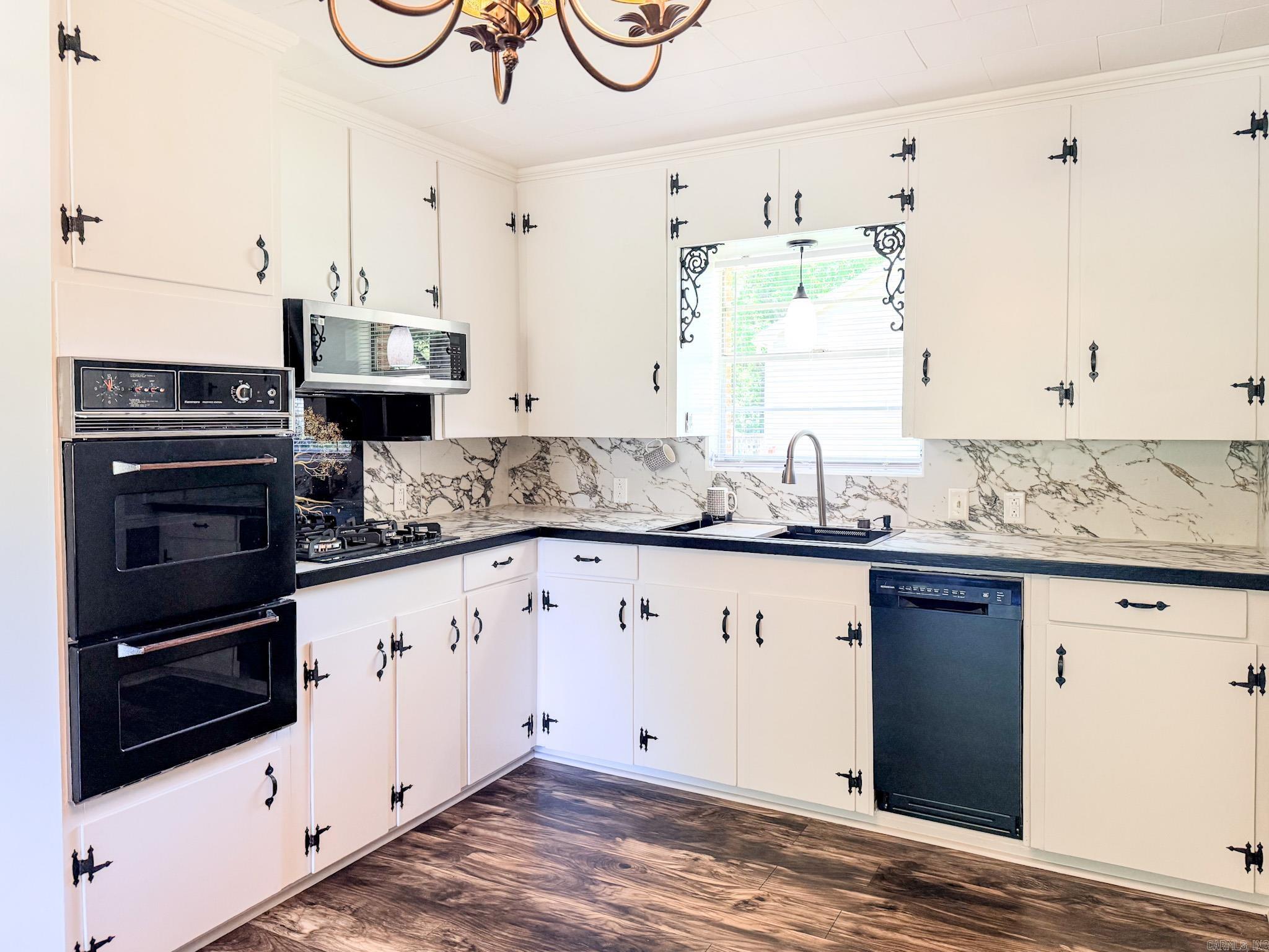 1504 Texas Street Property Photo 5
