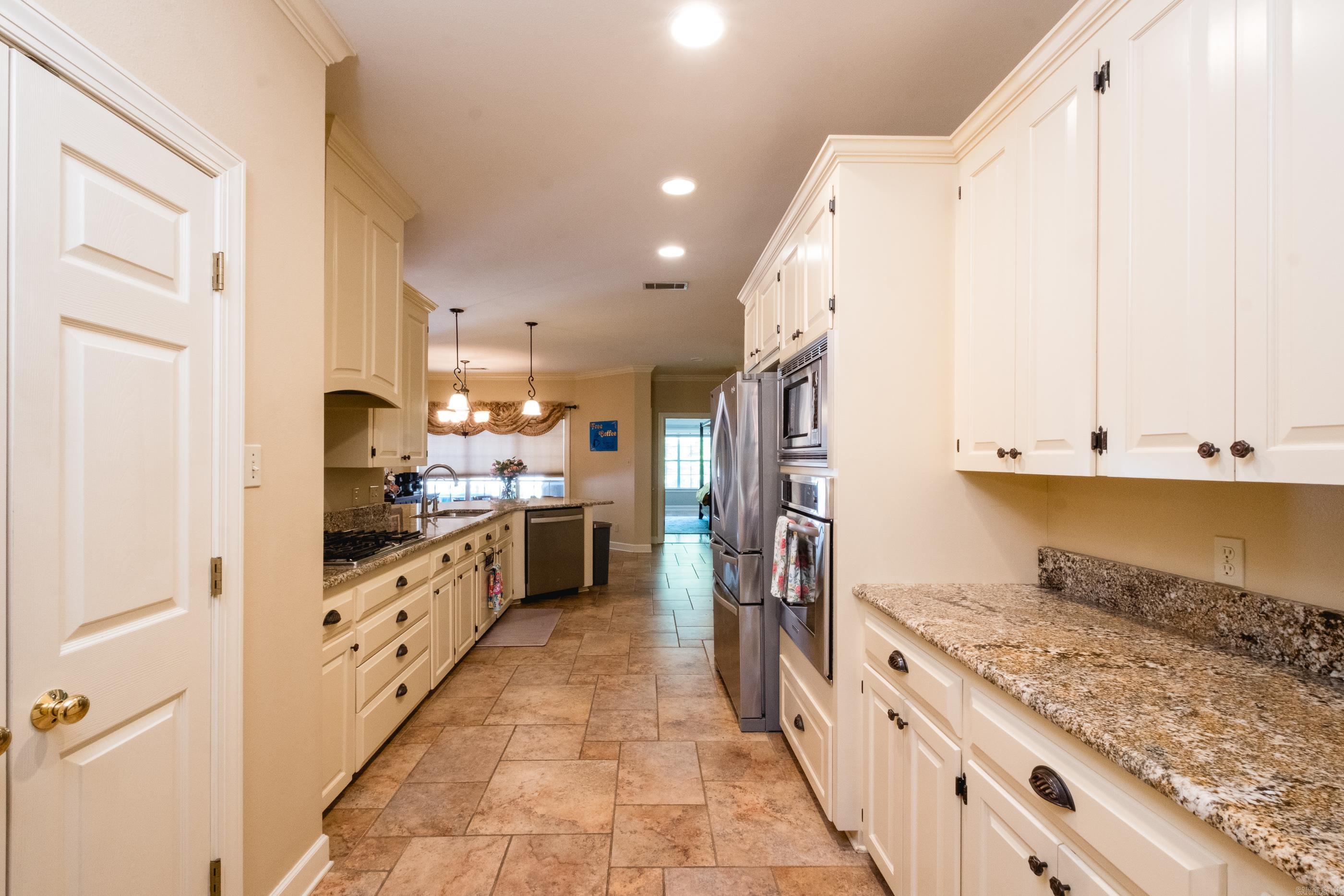 204 Fair Oaks Drive Property Photo 11