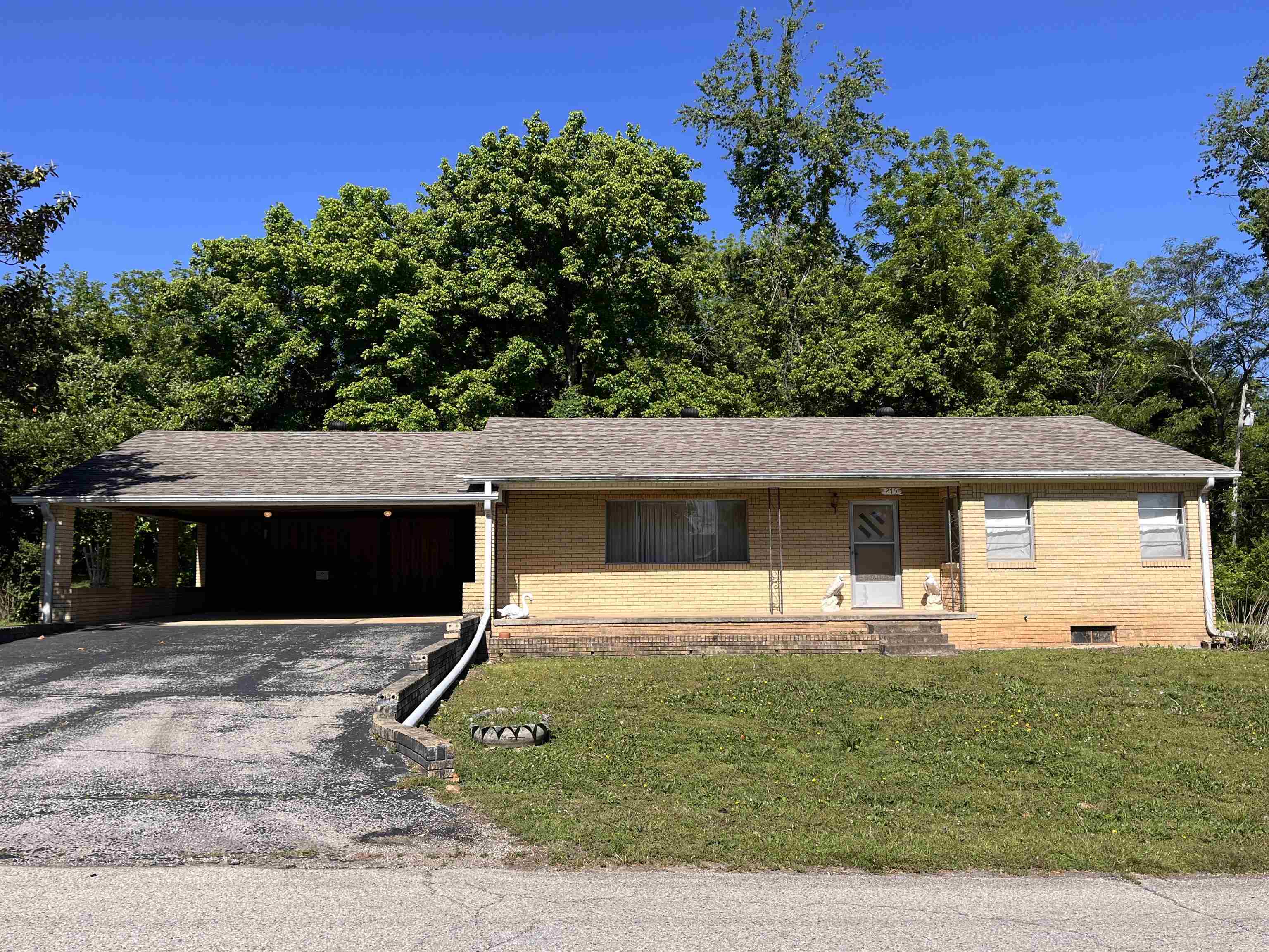 275 S Third Street Property Photo 1