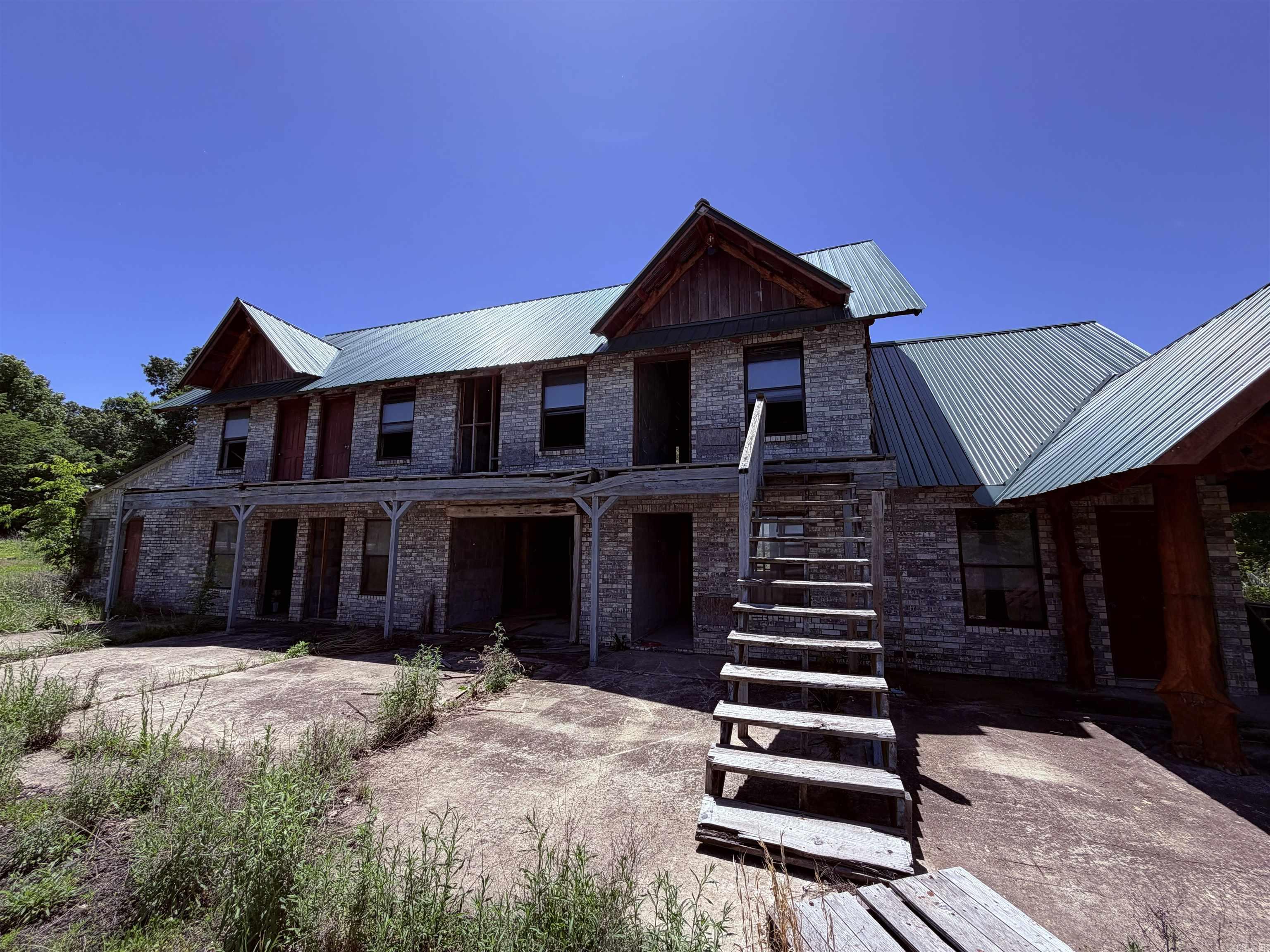 14060 N 65 Highway Property Photo 4