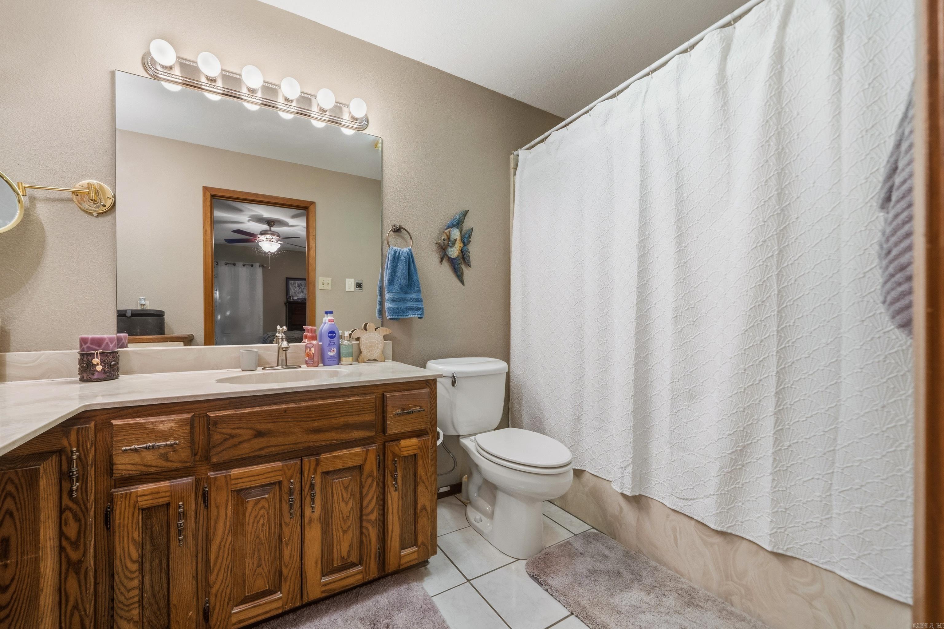 2311 Lakeshore Drive N3 Property Photo 23