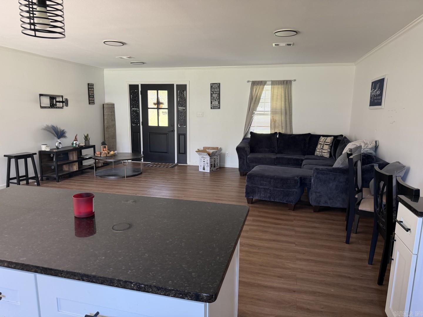 106 S Haley Ave Property Photo 2