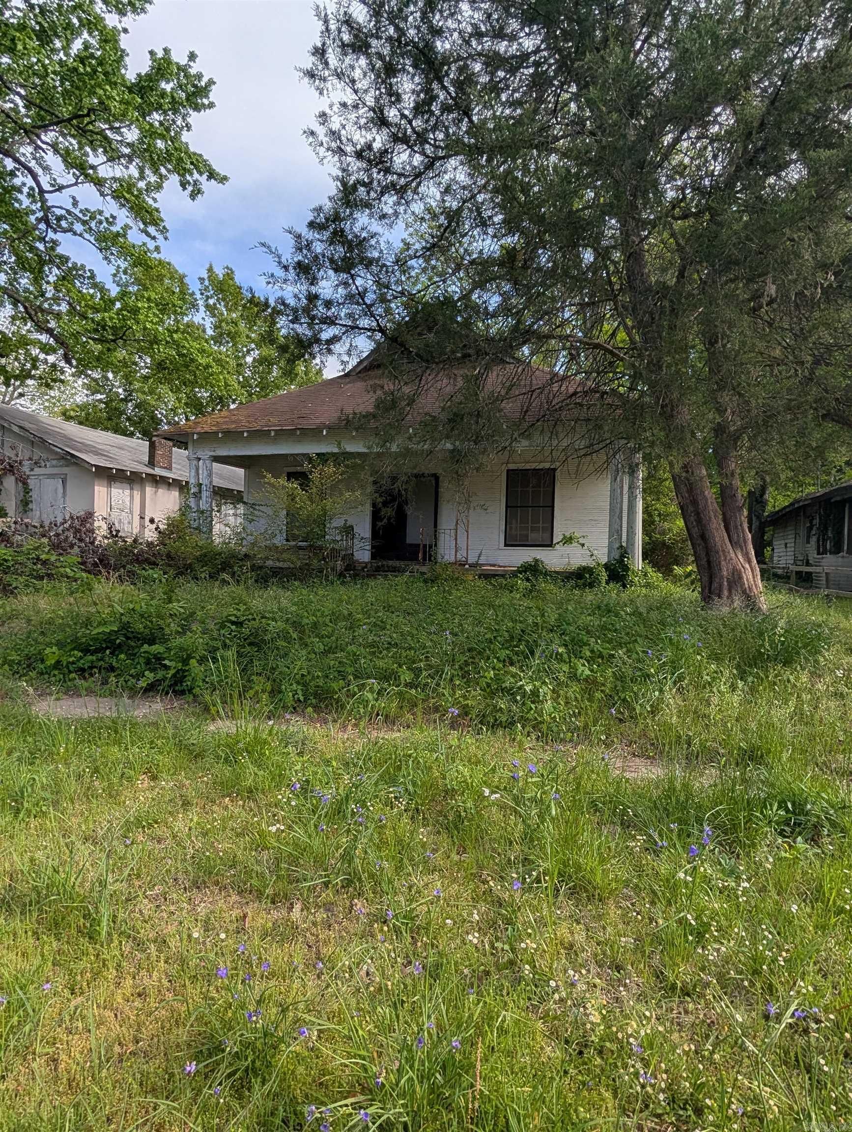 1506 W 15th Avenue Property Photo 1