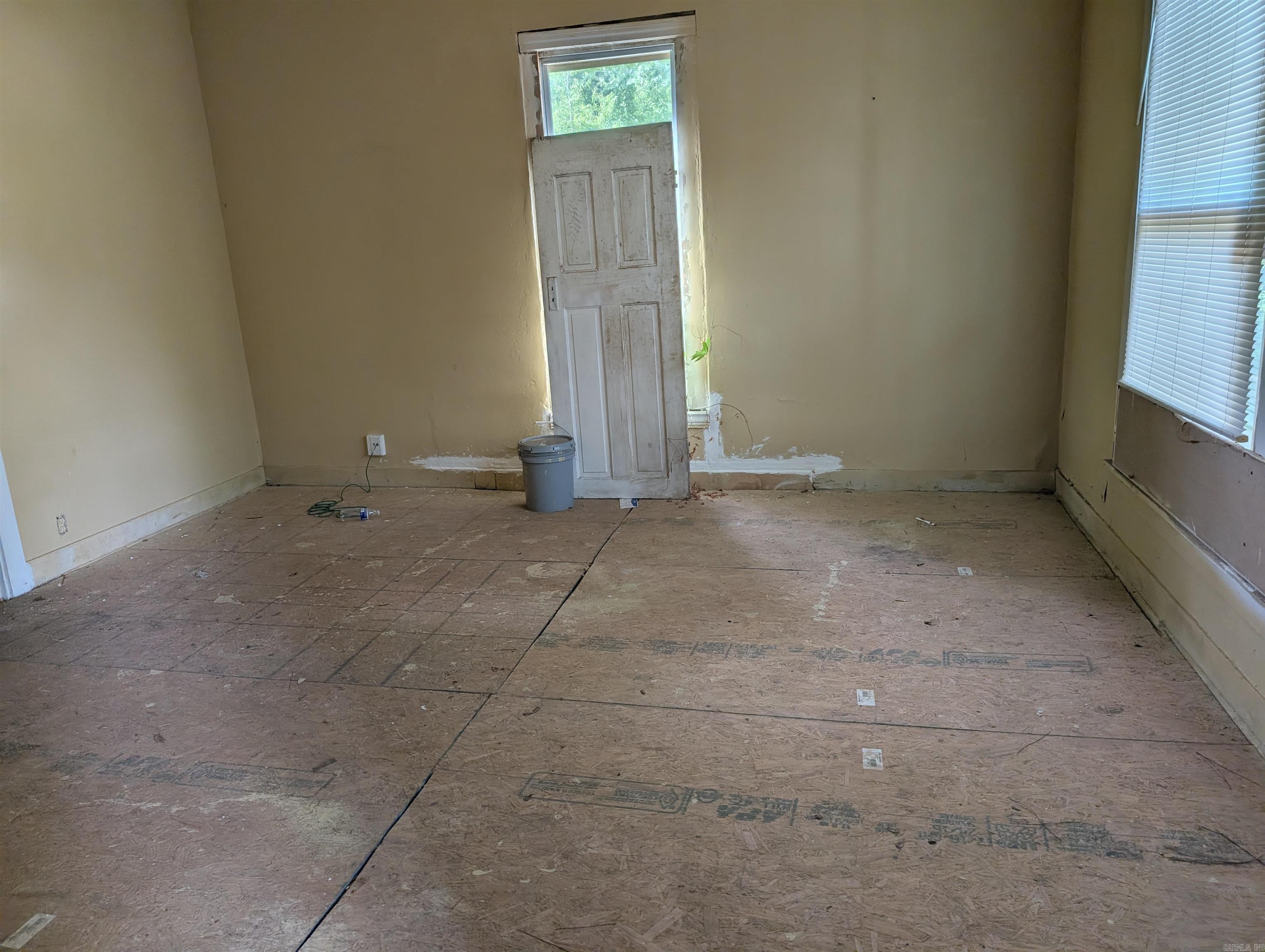 1500 W 17th Avenue Property Photo 5