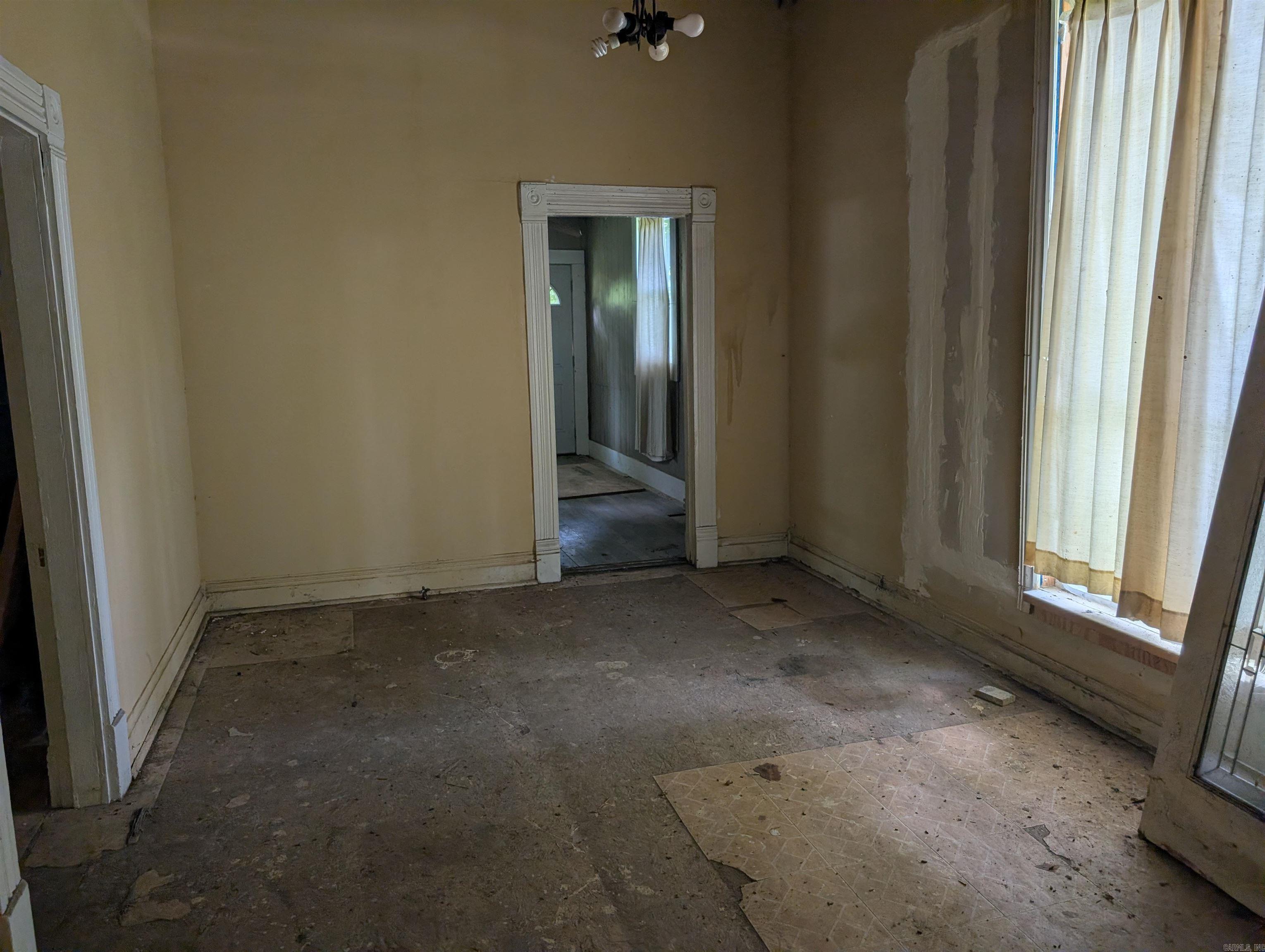 1500 W 17th Avenue Property Photo 6