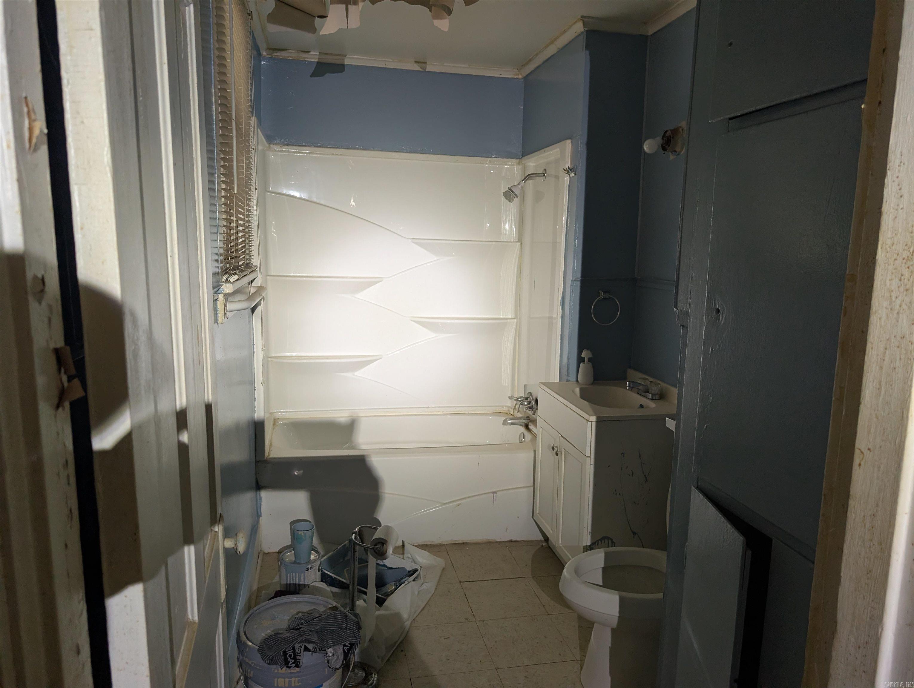 1500 W 17th Avenue Property Photo 11