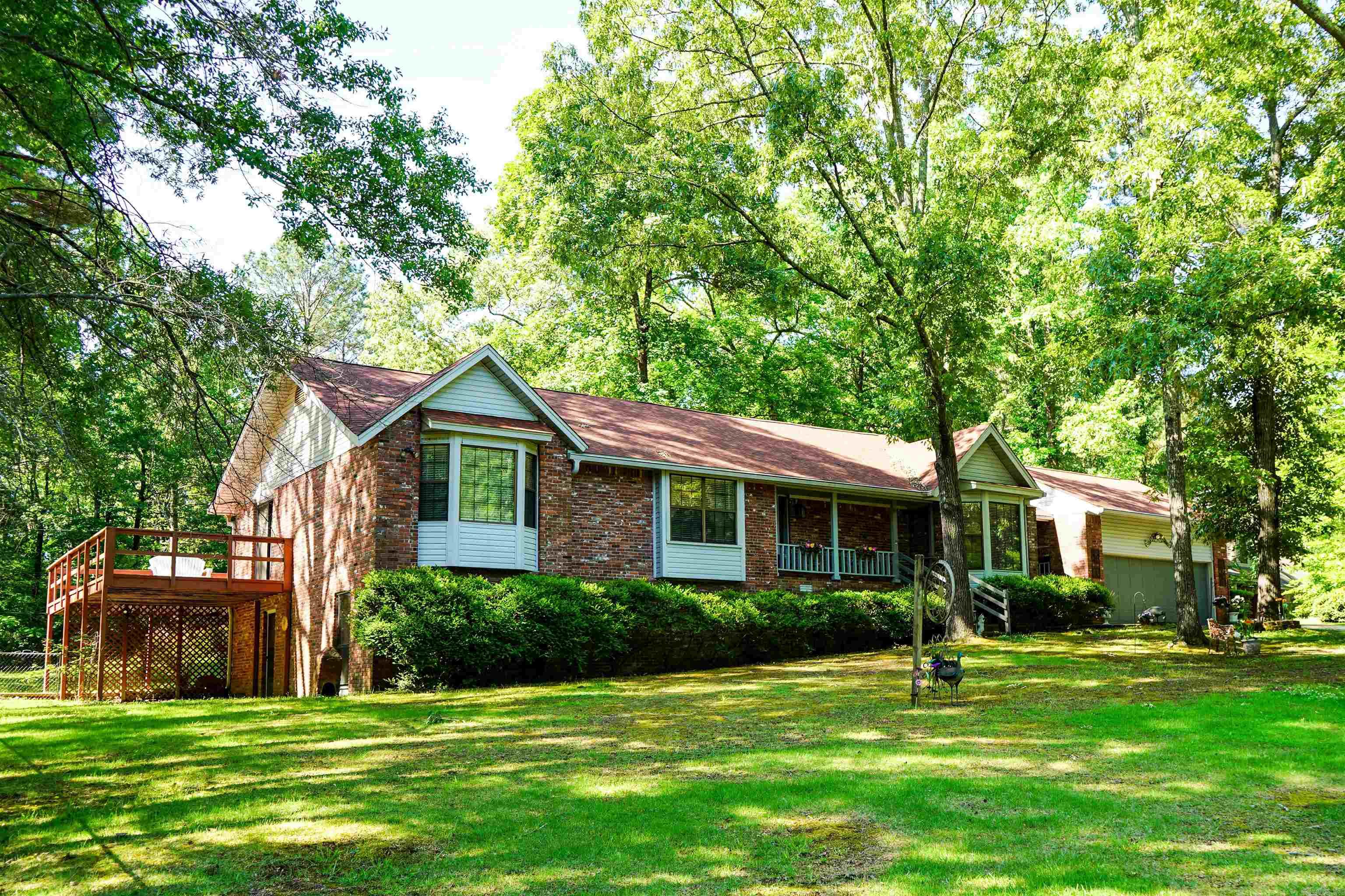 8901 Dawn Drive Property Photo 1