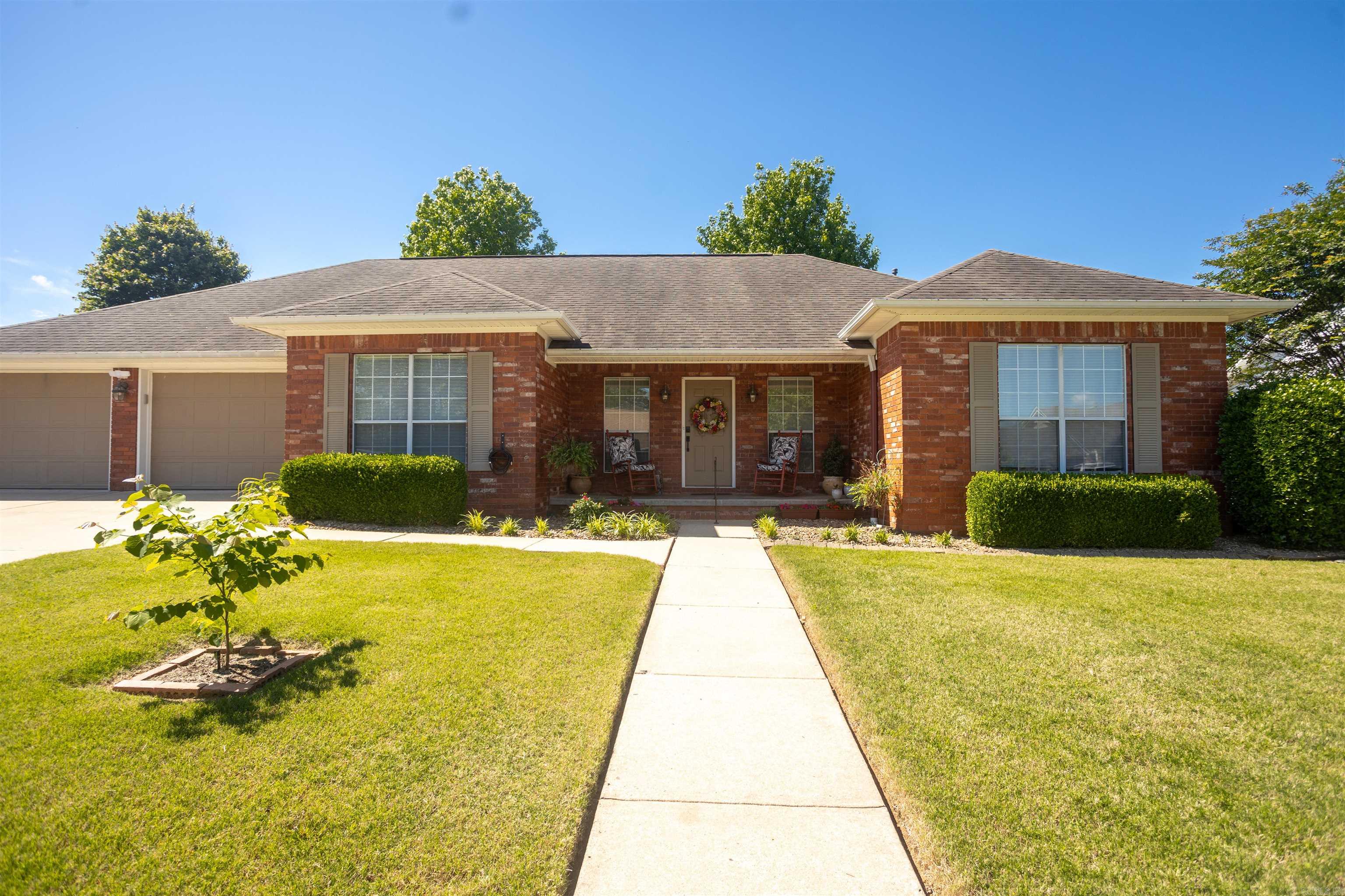 2103 W 8th Street Property Photo 1