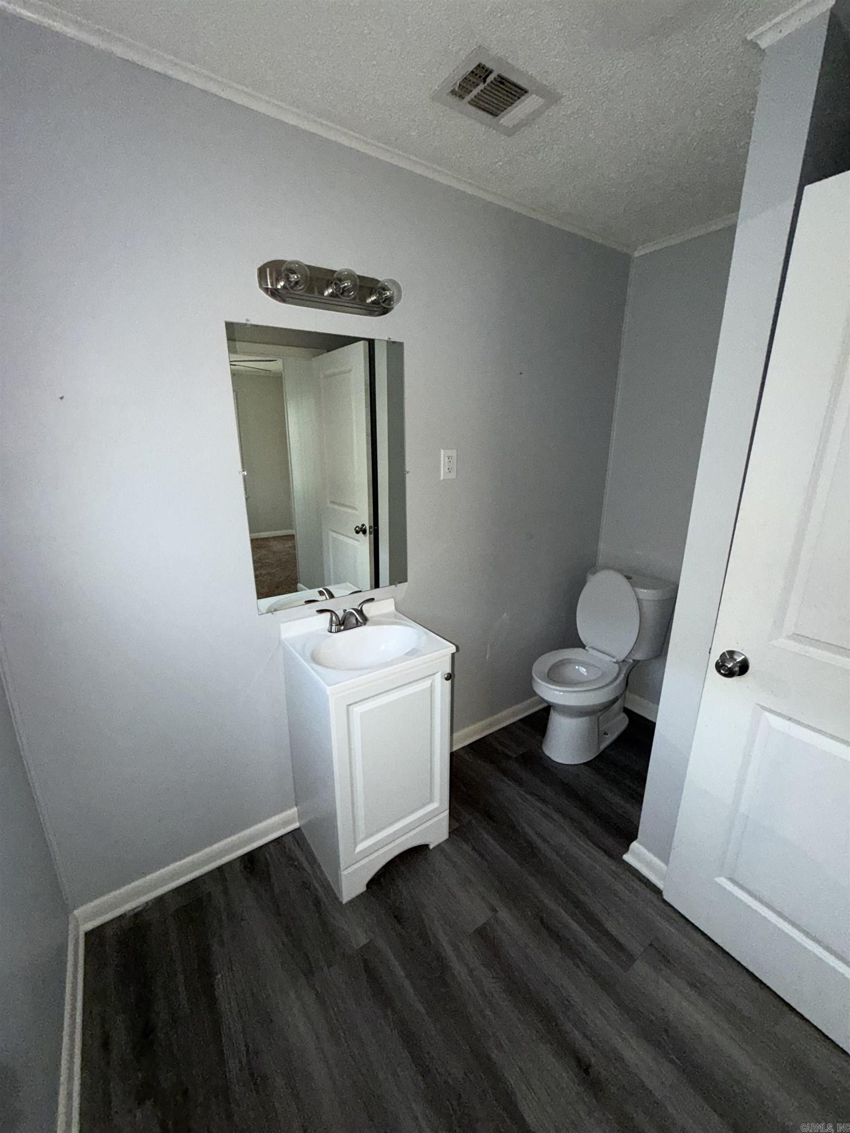 1518 W 35th Street Property Photo 32