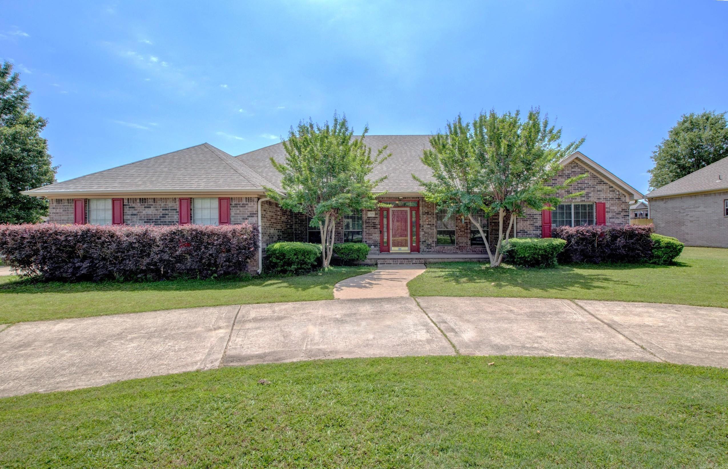 1705 N Lincoln Property Photo 1