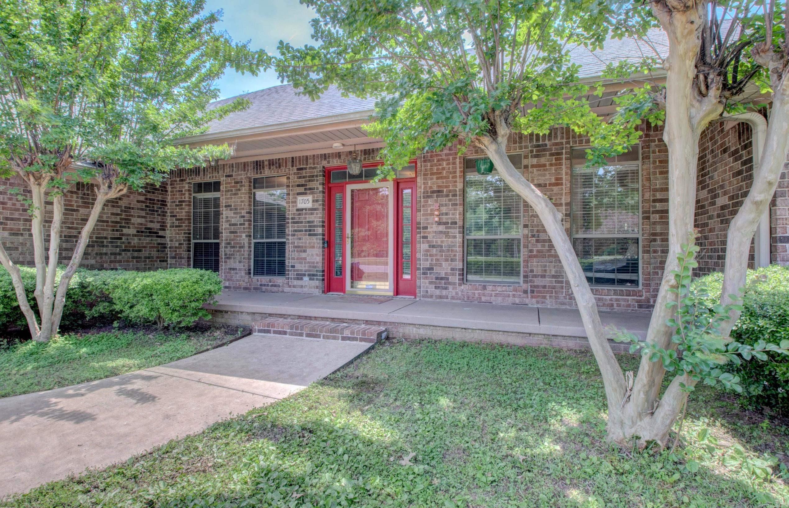 1705 N Lincoln Property Photo 4
