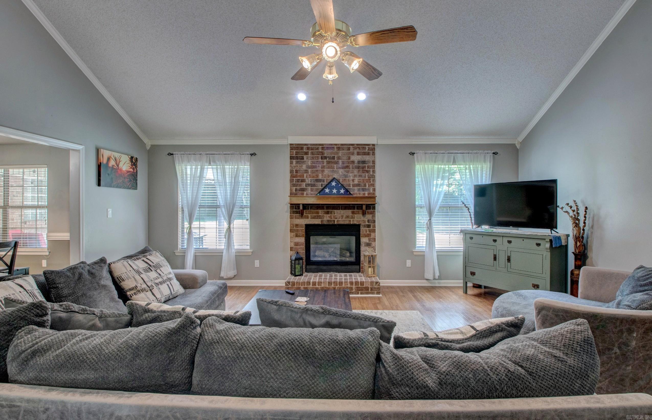 1705 N Lincoln Property Photo 8