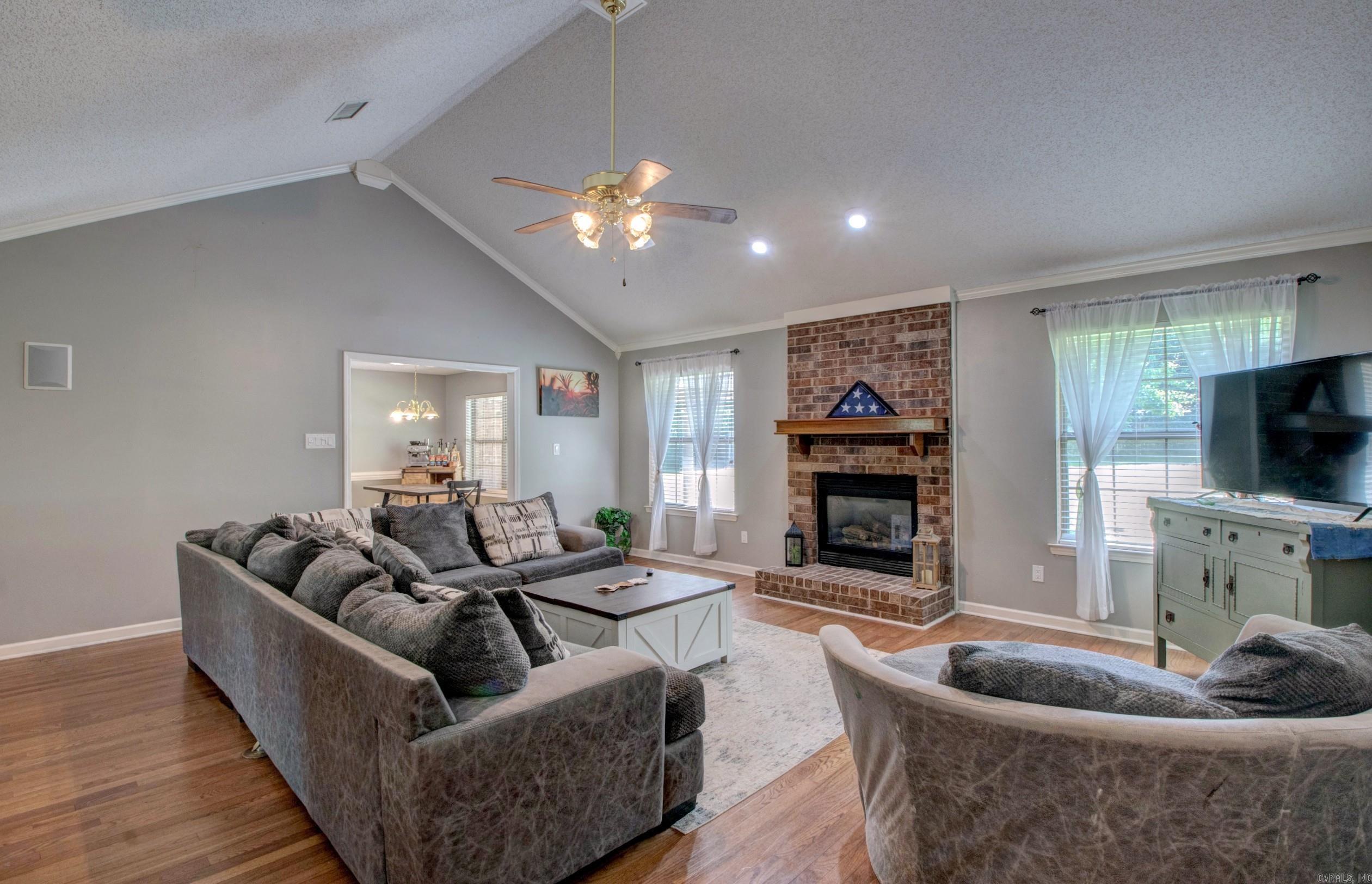 1705 N Lincoln Property Photo 9