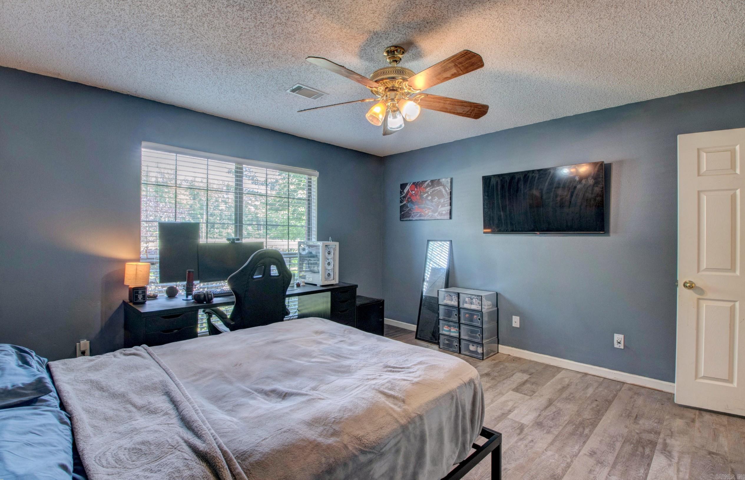 1705 N Lincoln Property Photo 32