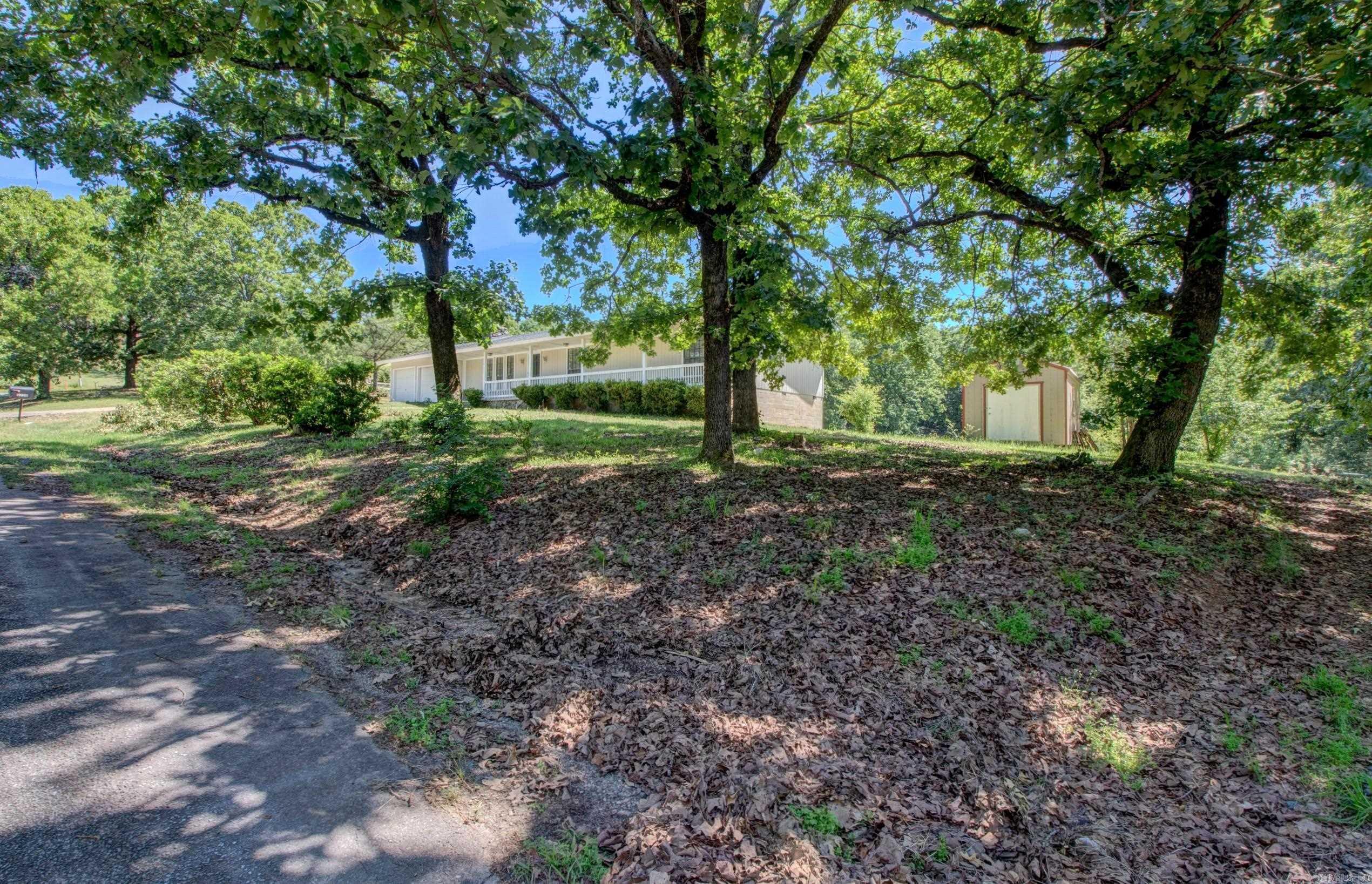 9758 Clove Road Property Photo 2