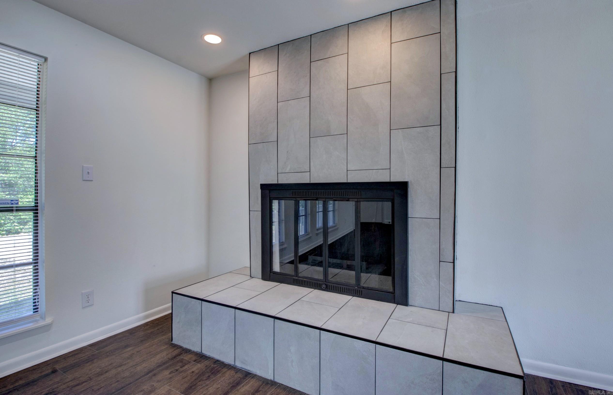 9758 Clove Road Property Photo 8