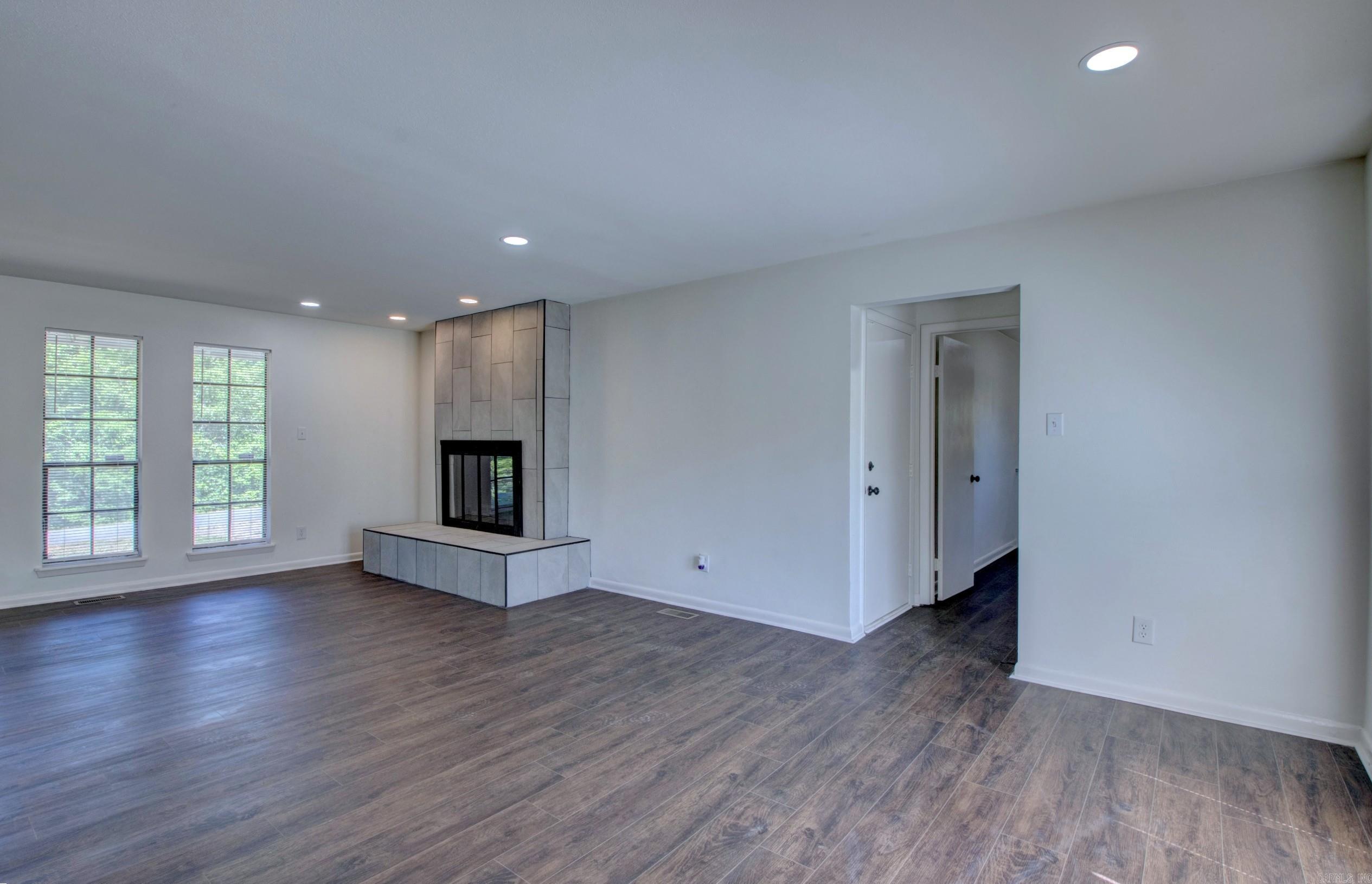 9758 Clove Road Property Photo 11