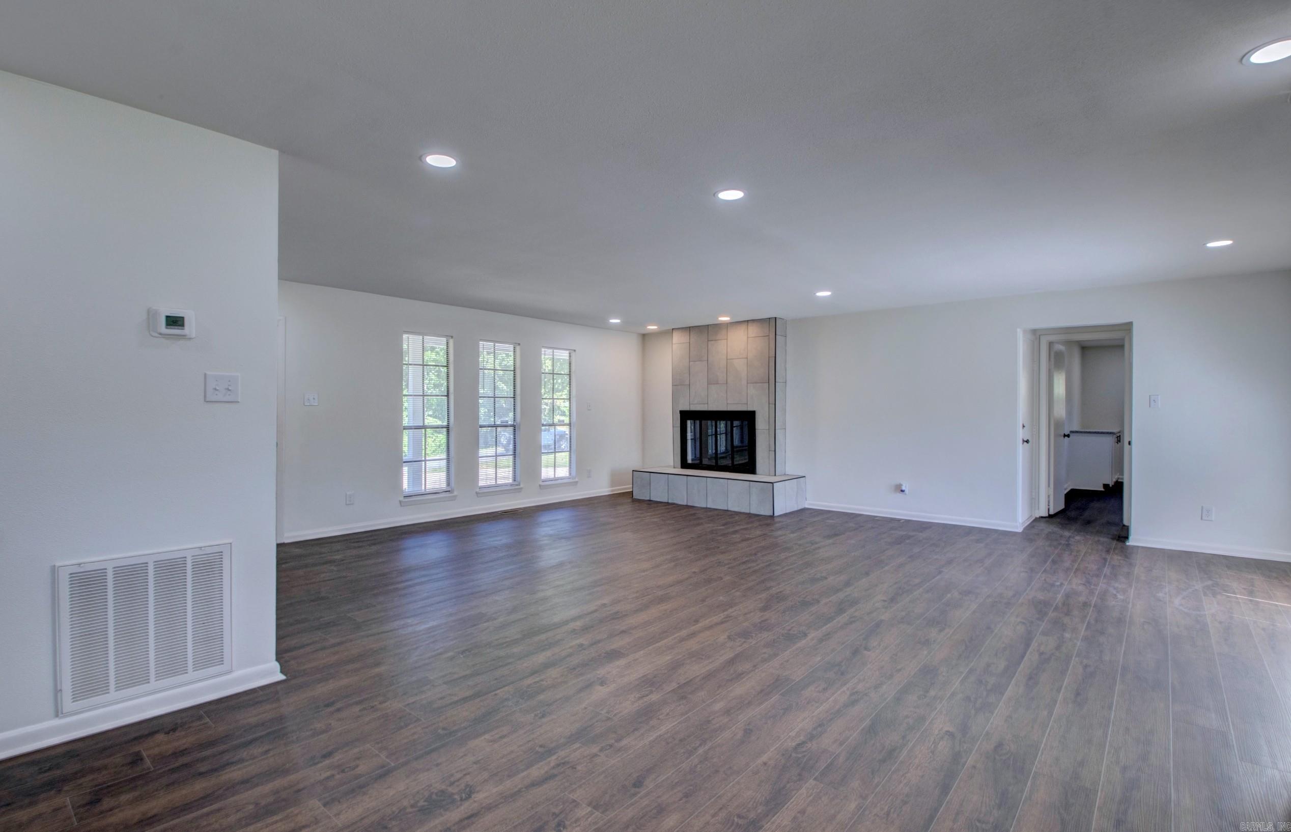 9758 Clove Road Property Photo 18