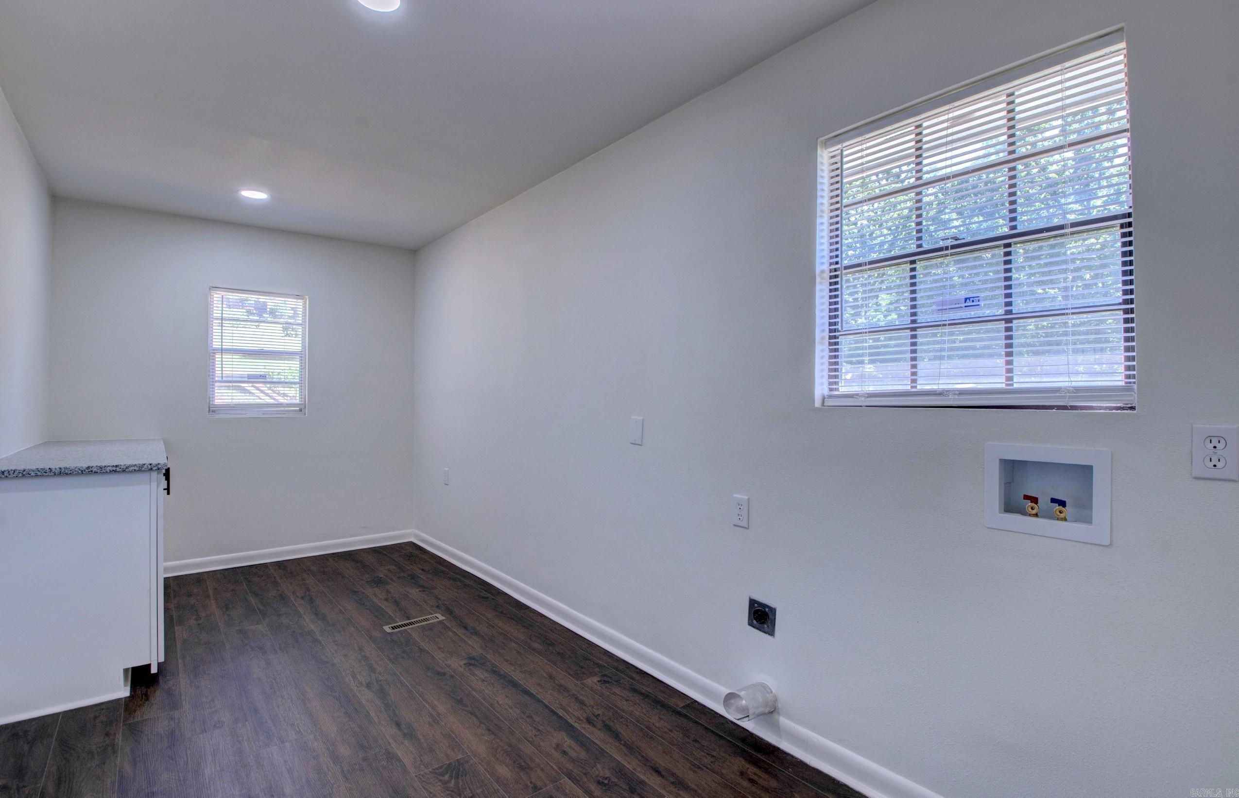 9758 Clove Road Property Photo 21