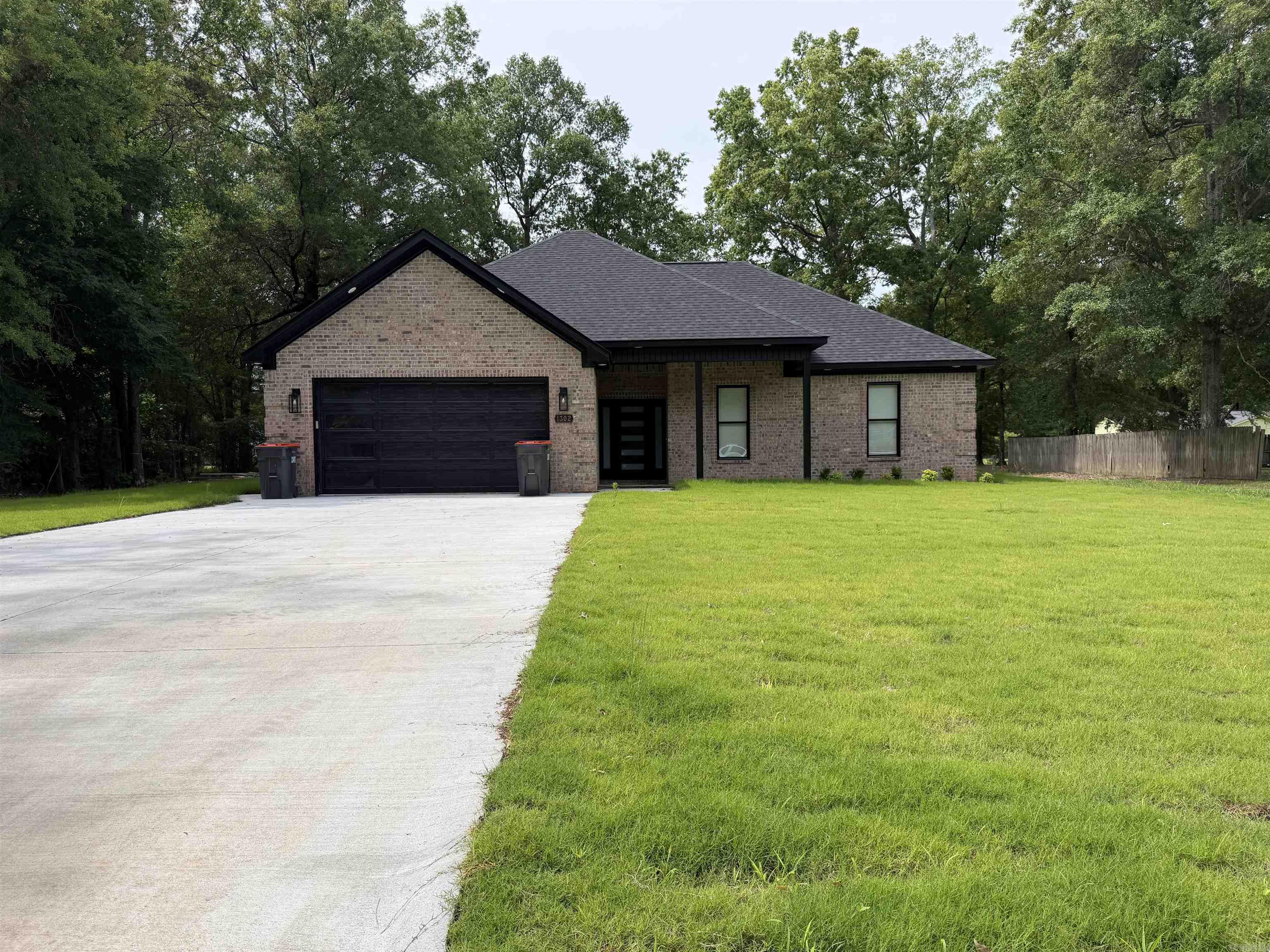 1302 E 41st Property Photo 1