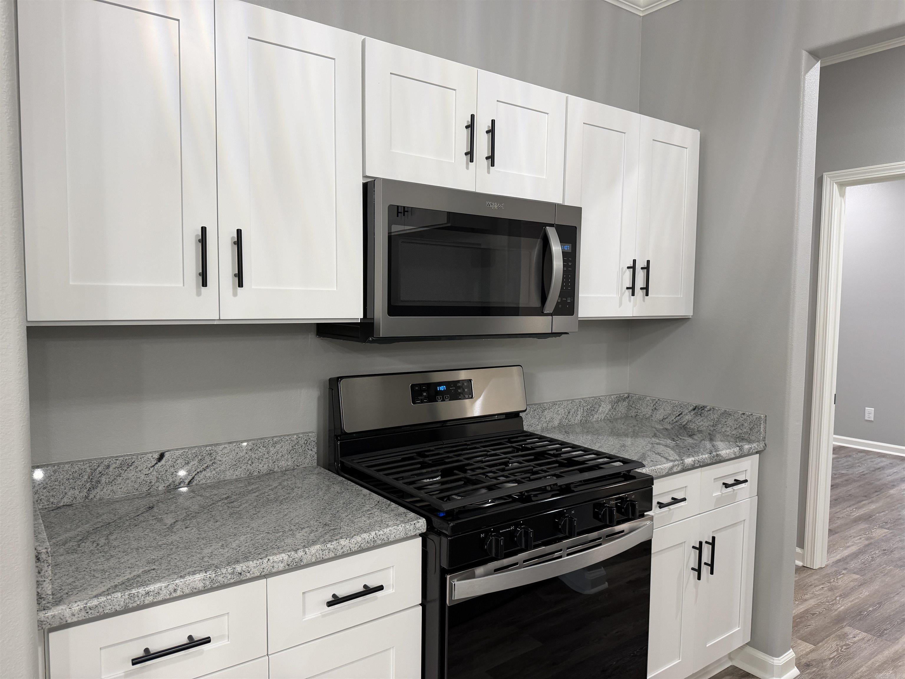 1302 E 41st Property Photo 4