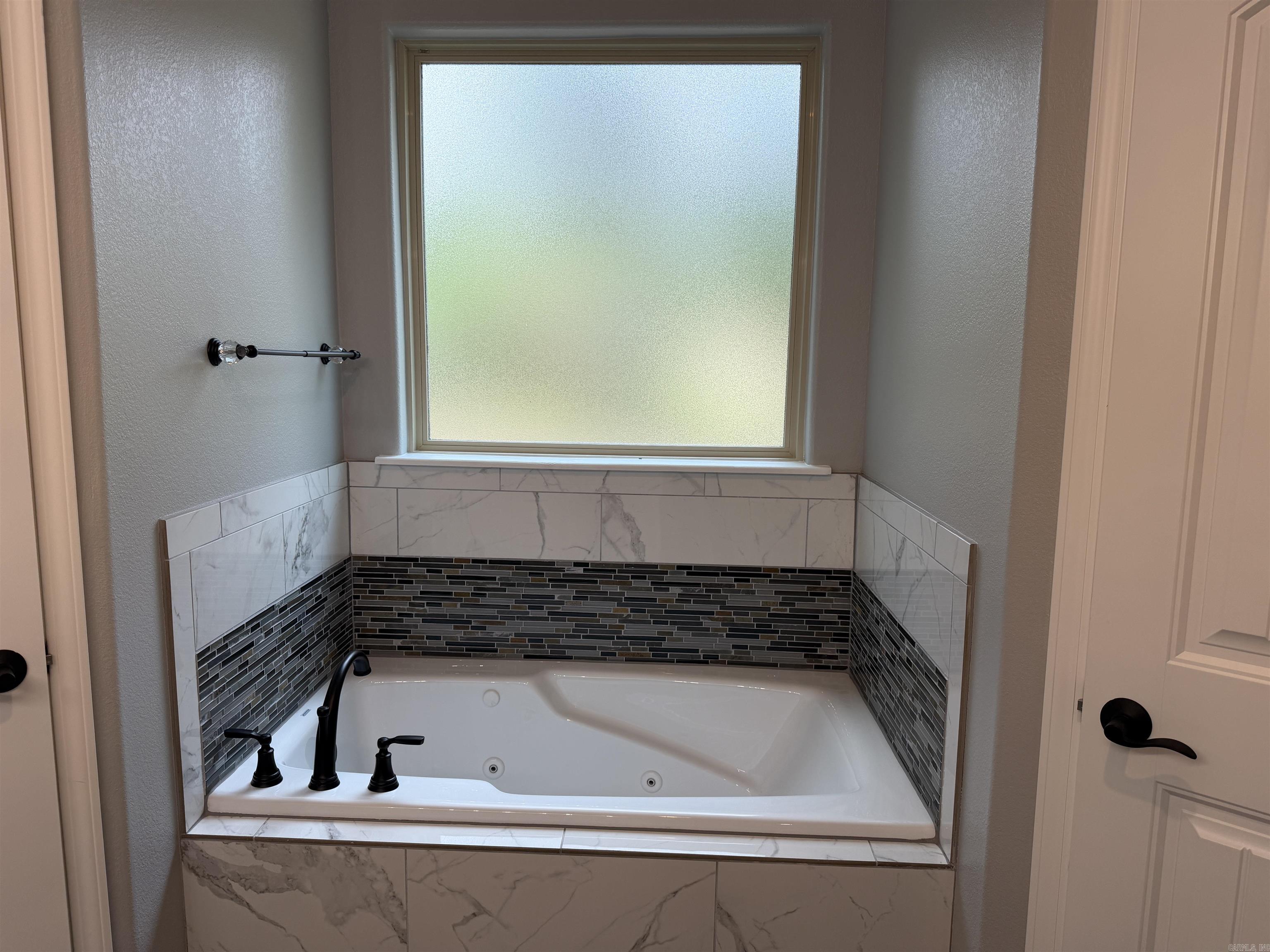1302 E 41st Property Photo 12
