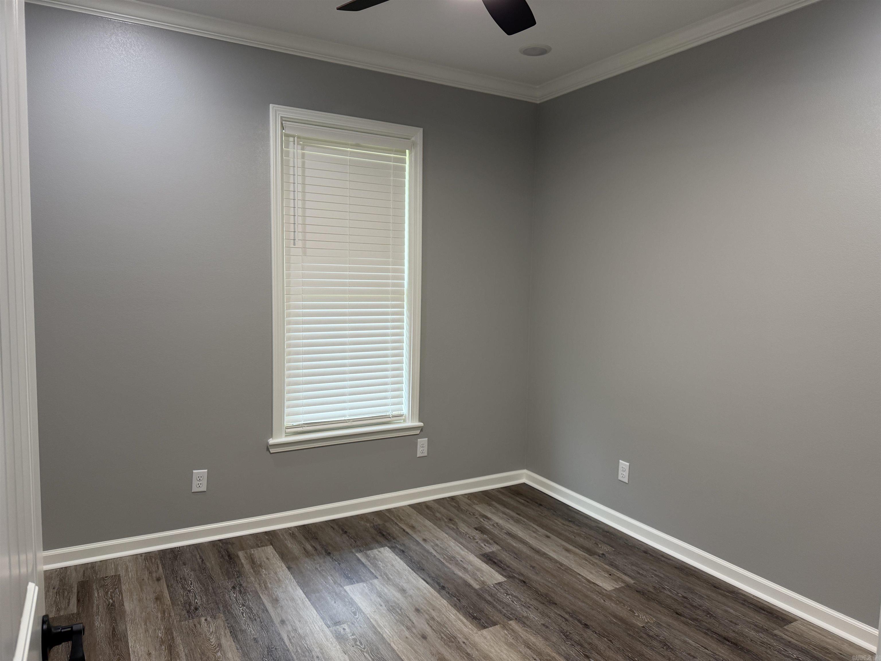 1302 E 41st Property Photo 16