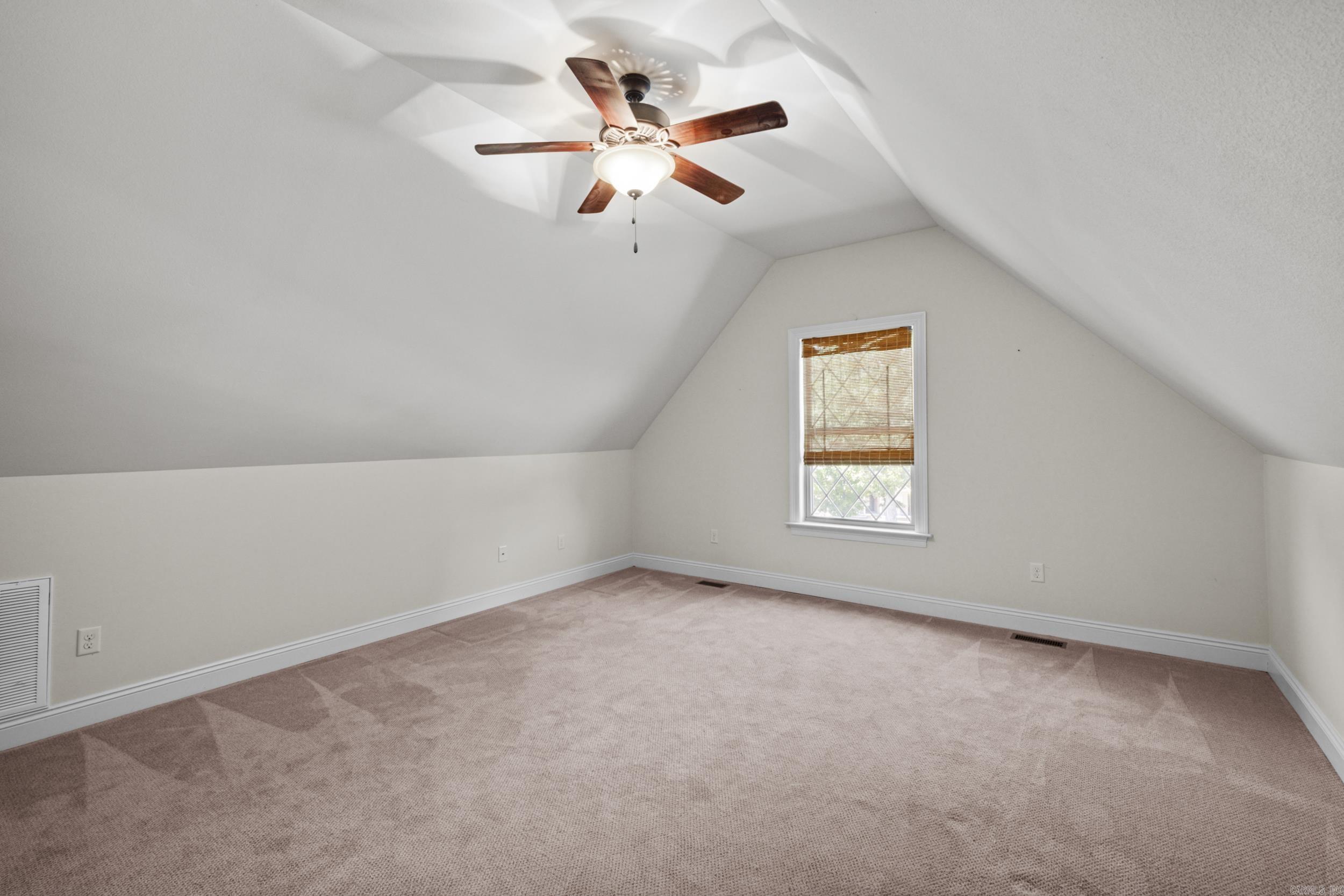 409 Cobblestone Dr Property Photo 41