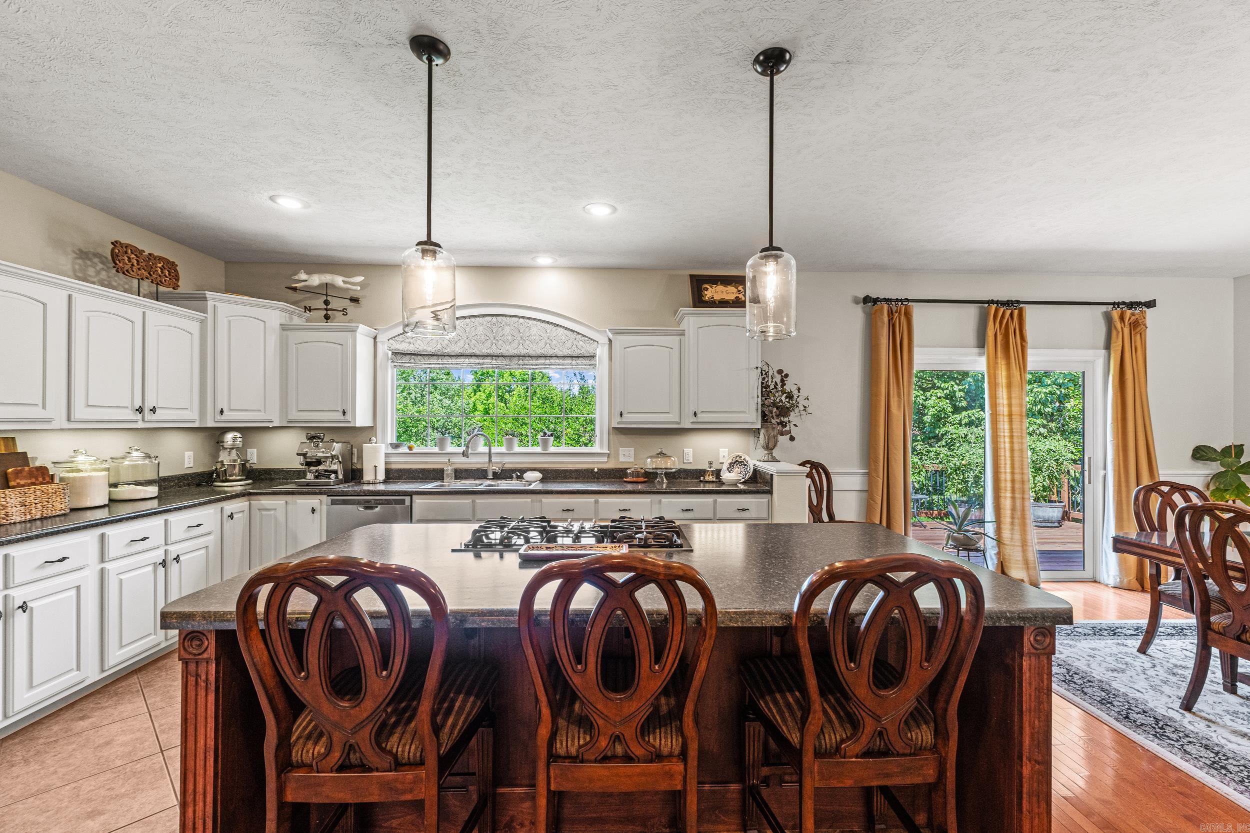 2027 Shadow Oak Drive Property Photo 10