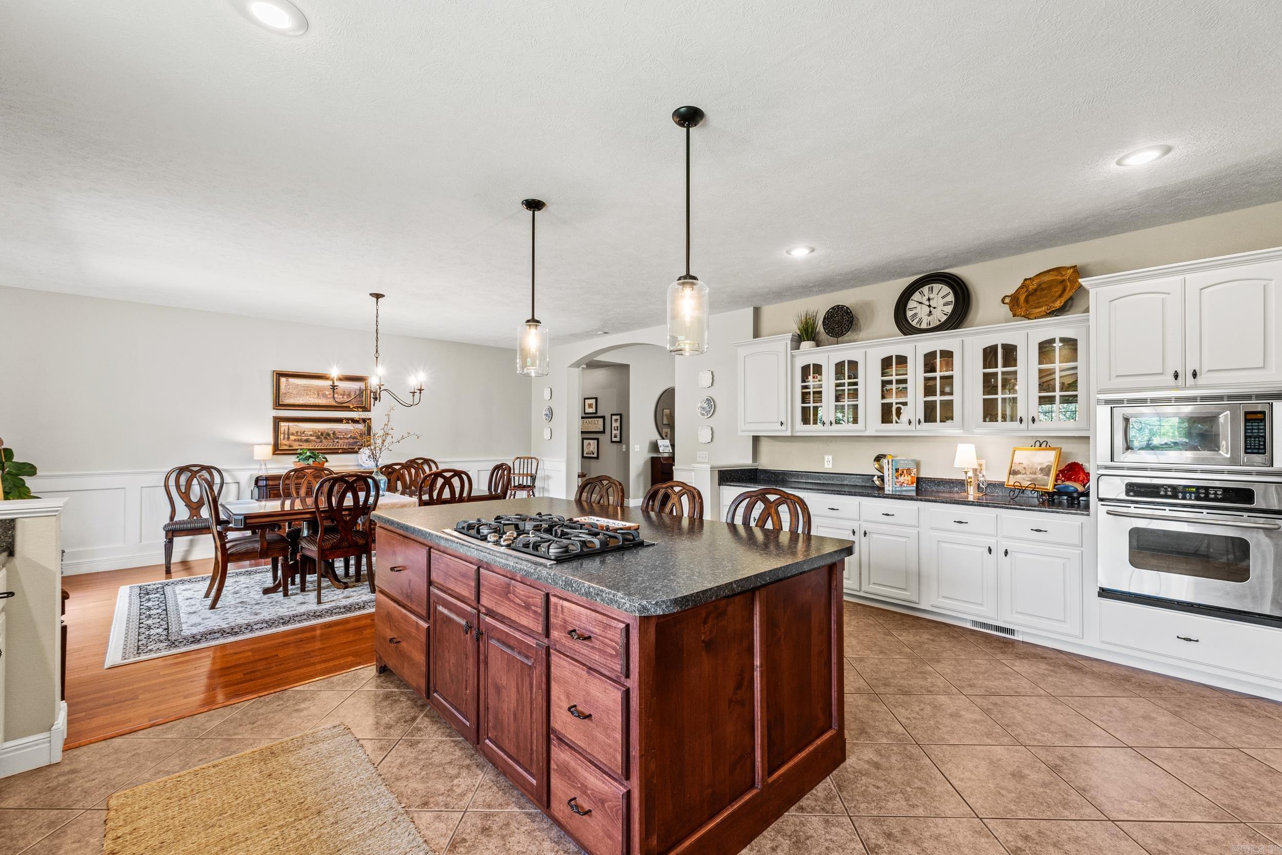 2027 Shadow Oak Drive Property Photo 11