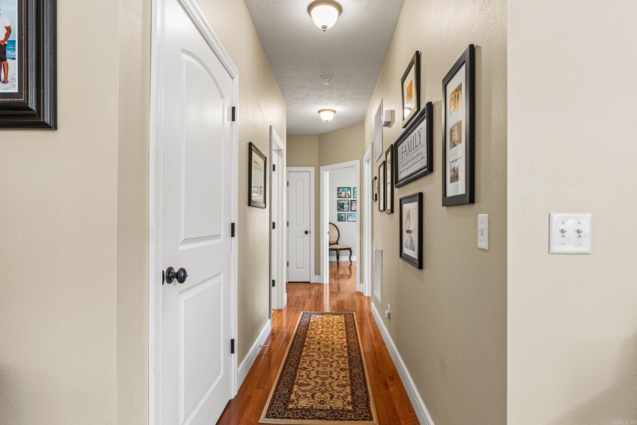 2027 Shadow Oak Drive Property Photo 14