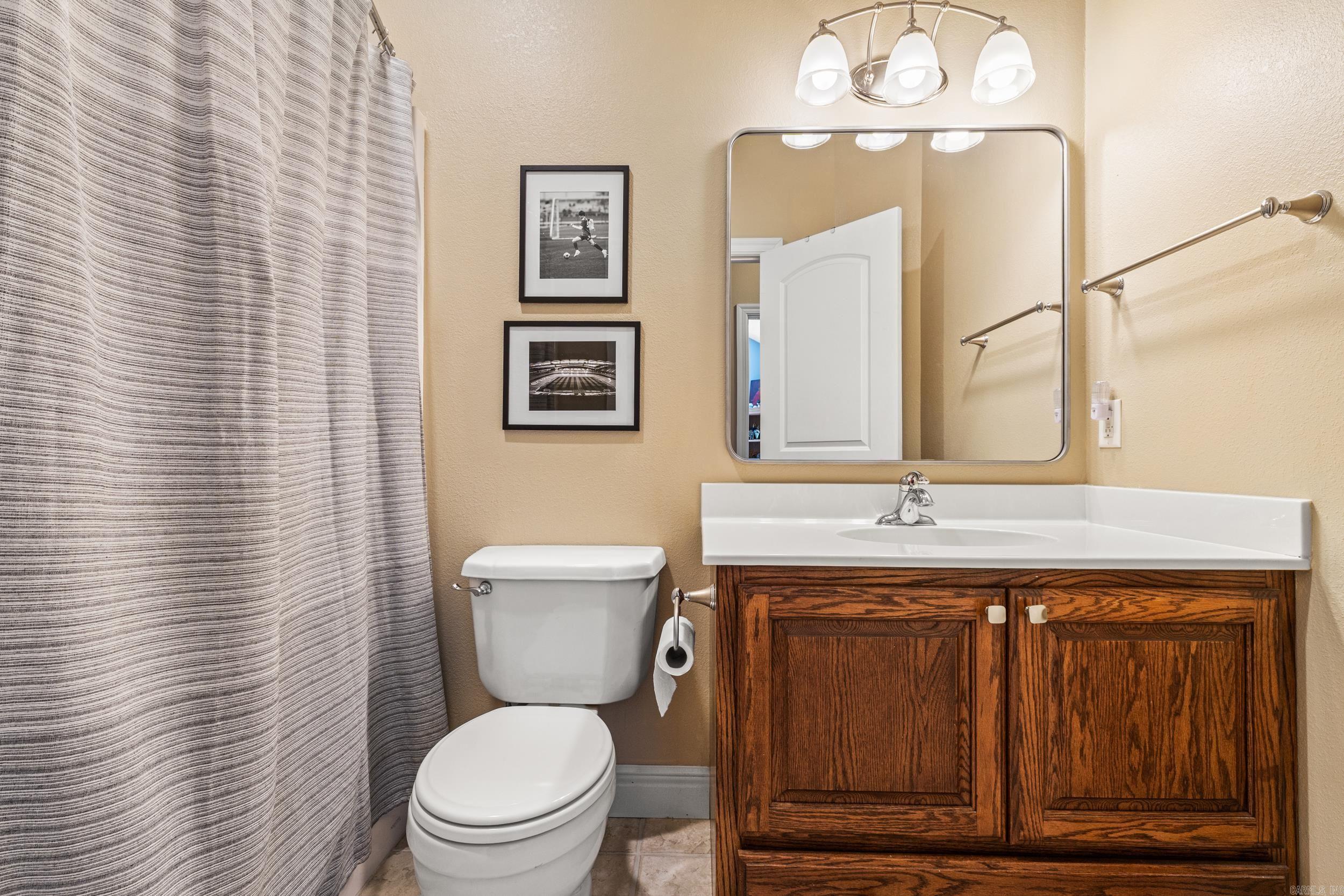 2027 Shadow Oak Drive Property Photo 15