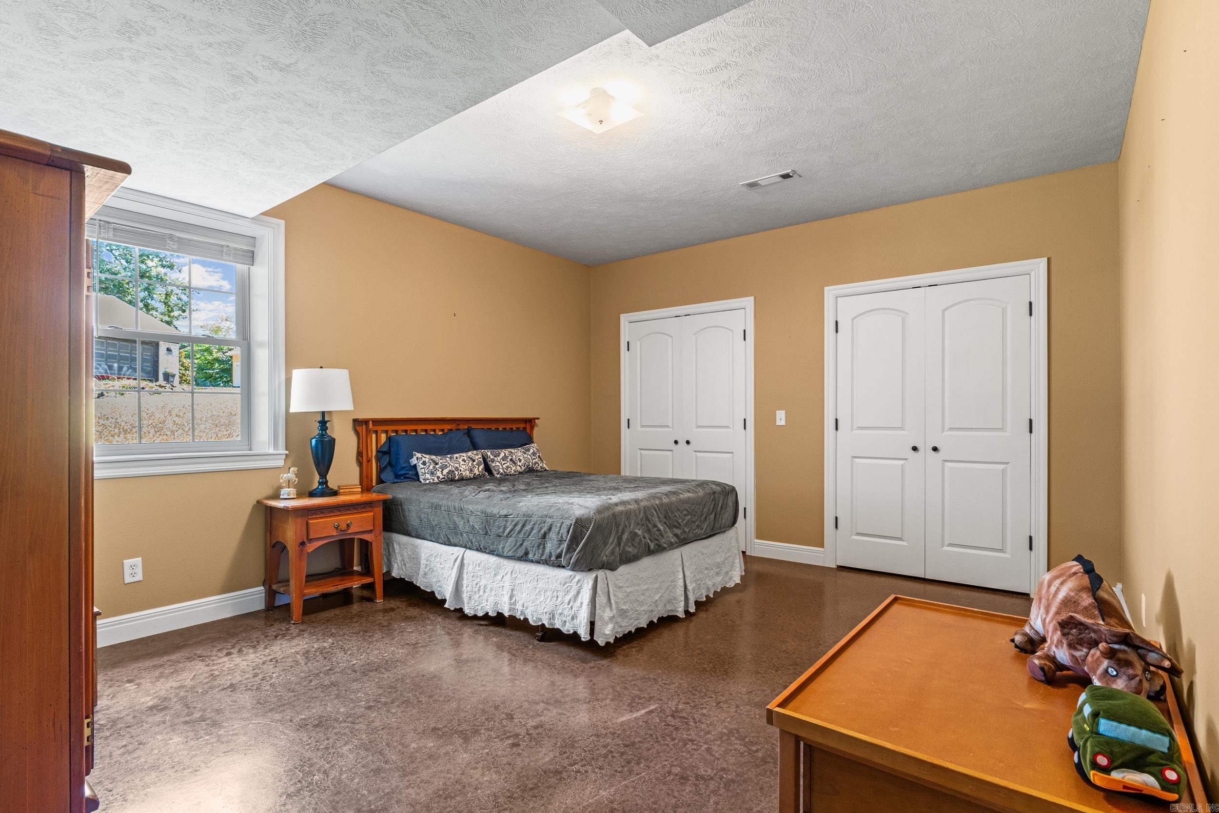 2027 Shadow Oak Drive Property Photo 24