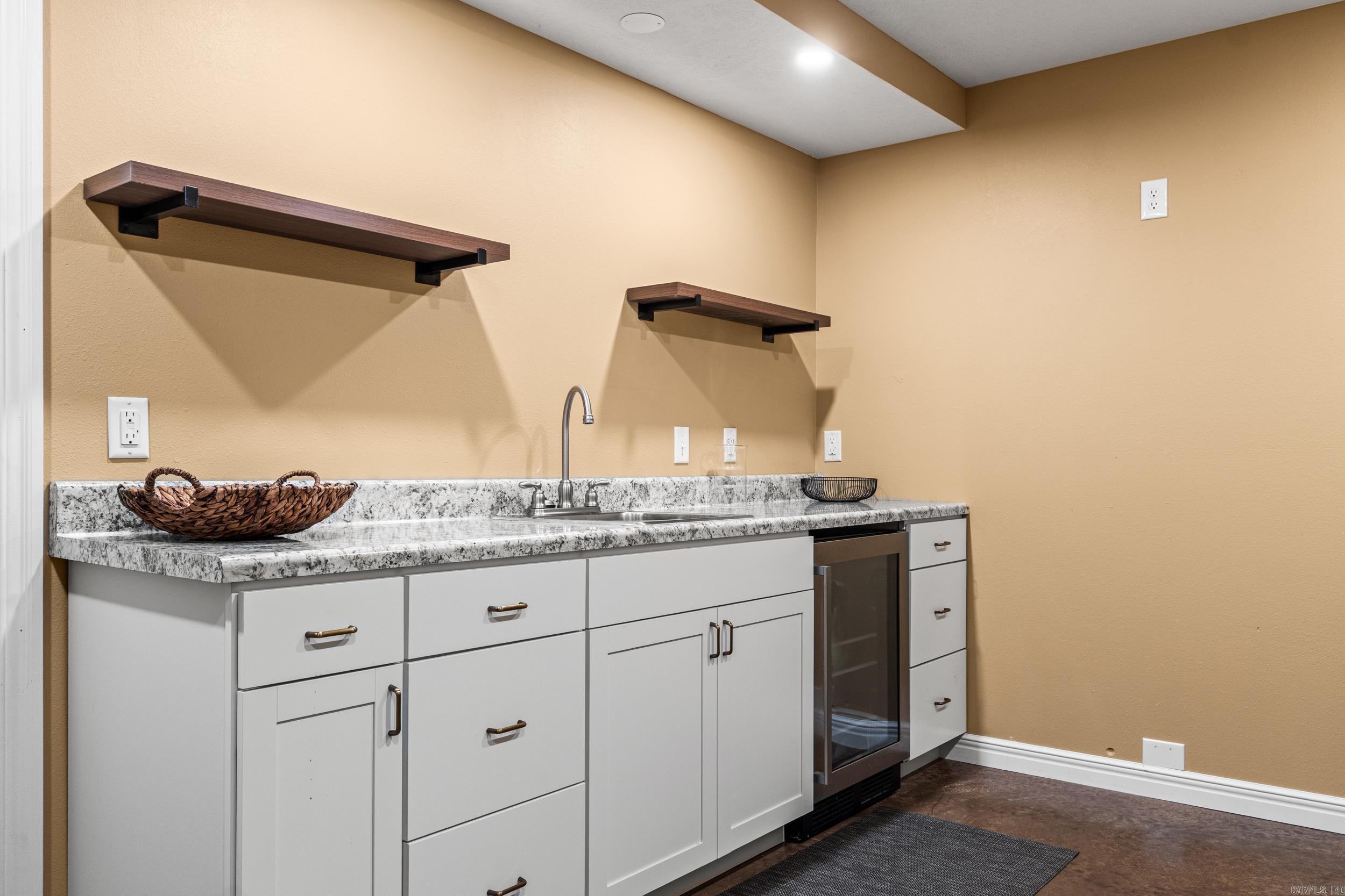 2027 Shadow Oak Drive Property Photo 32