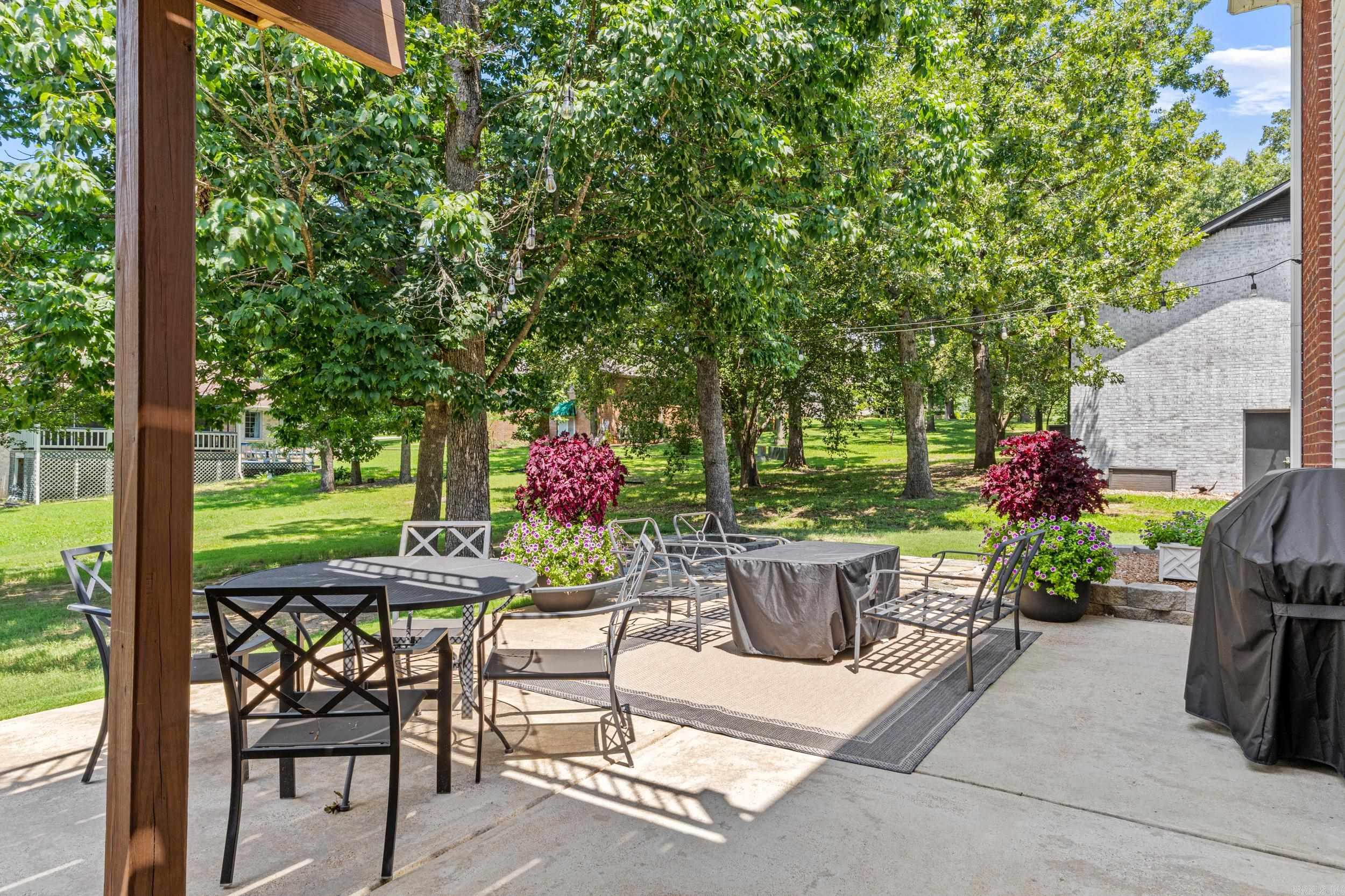 2027 Shadow Oak Drive Property Photo 41