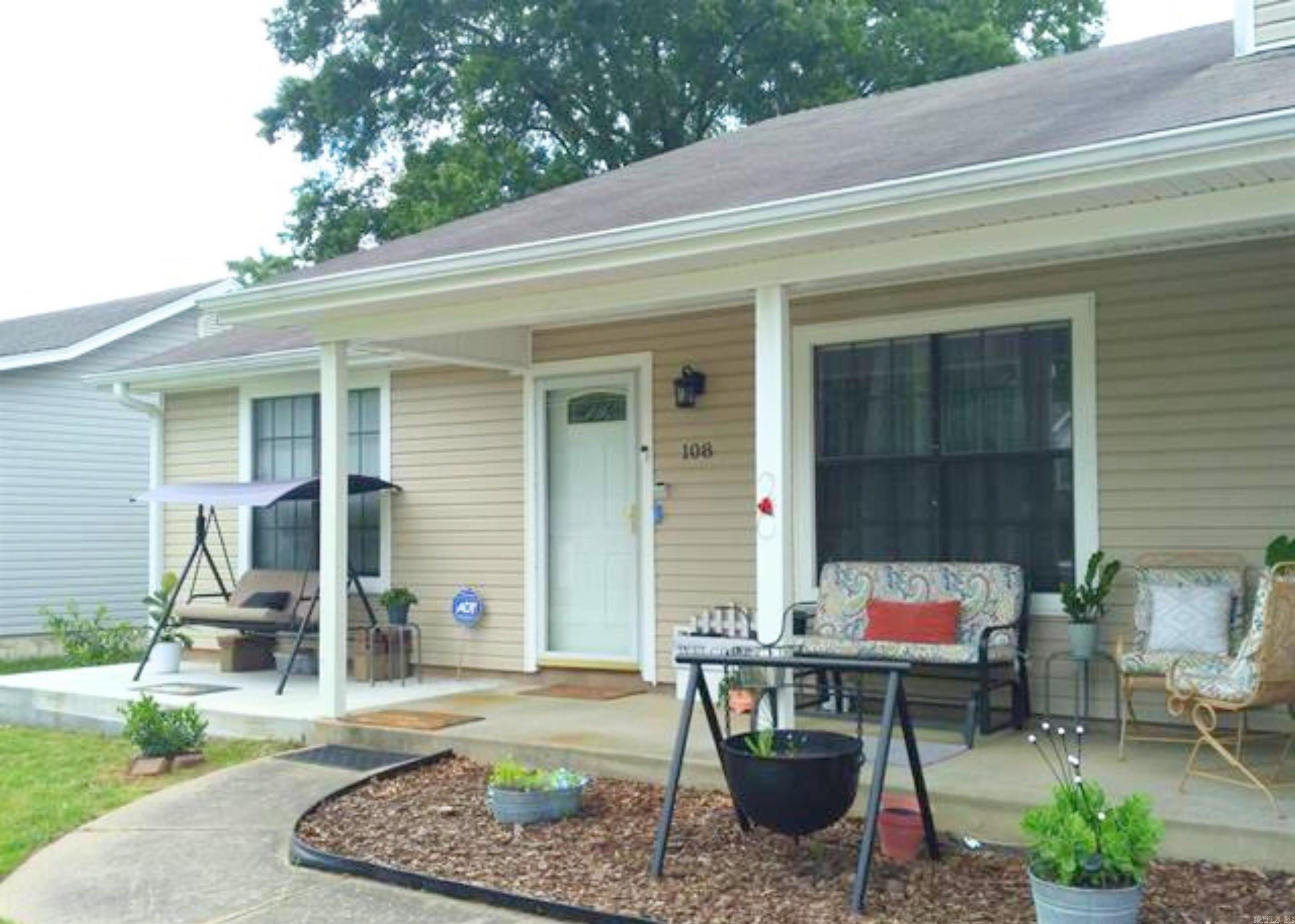 108 Dales Drive Property Photo 1