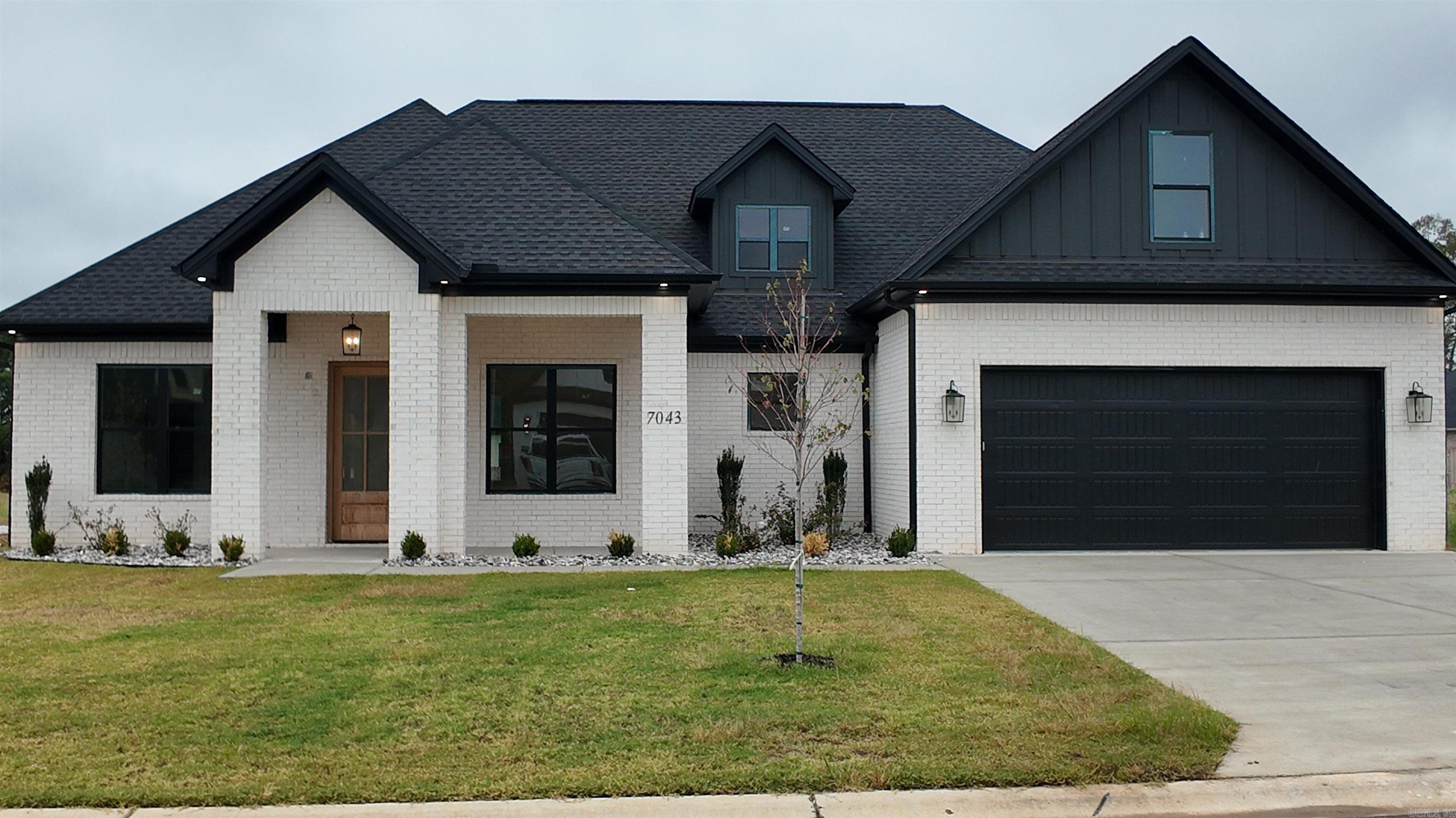 7043 Star Dust Lane Property Photo 1