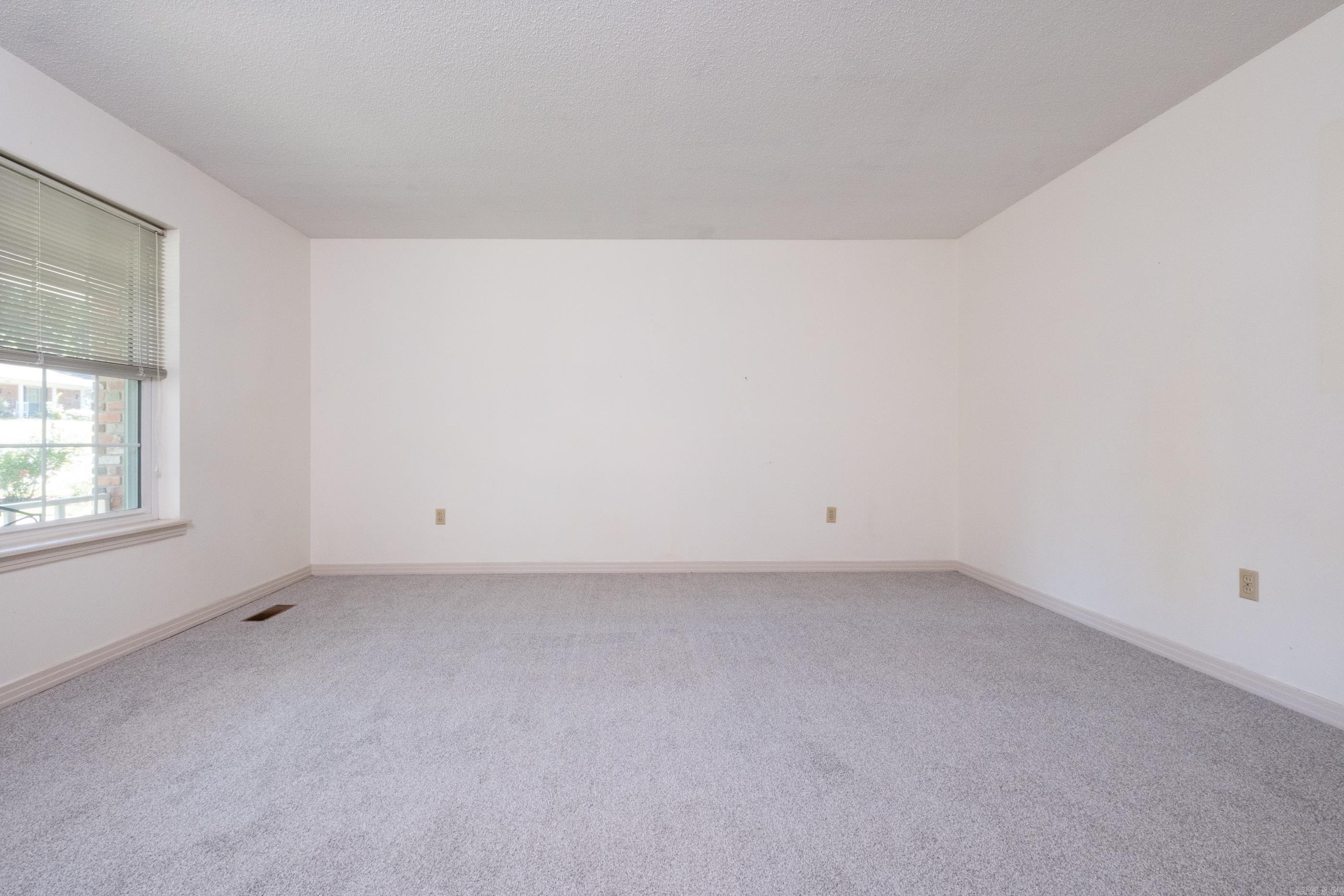4105 Bunker Hill Drive Property Photo 5