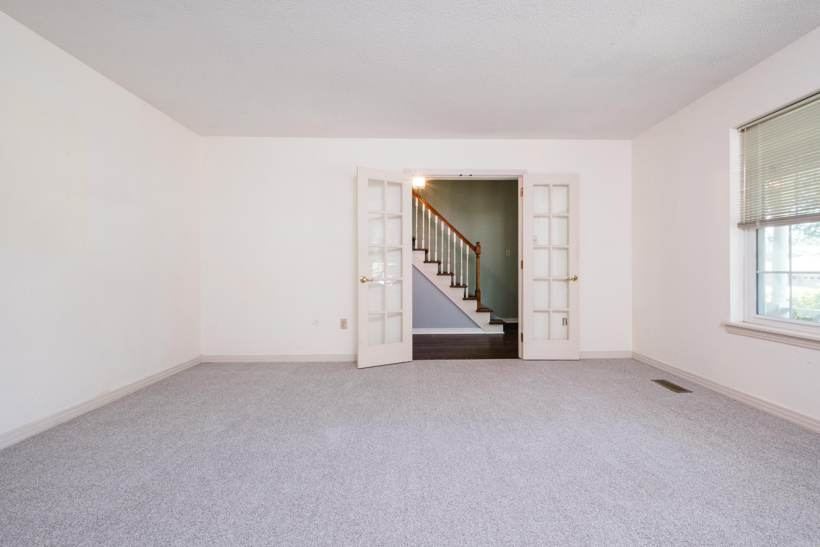 4105 Bunker Hill Drive Property Photo 6