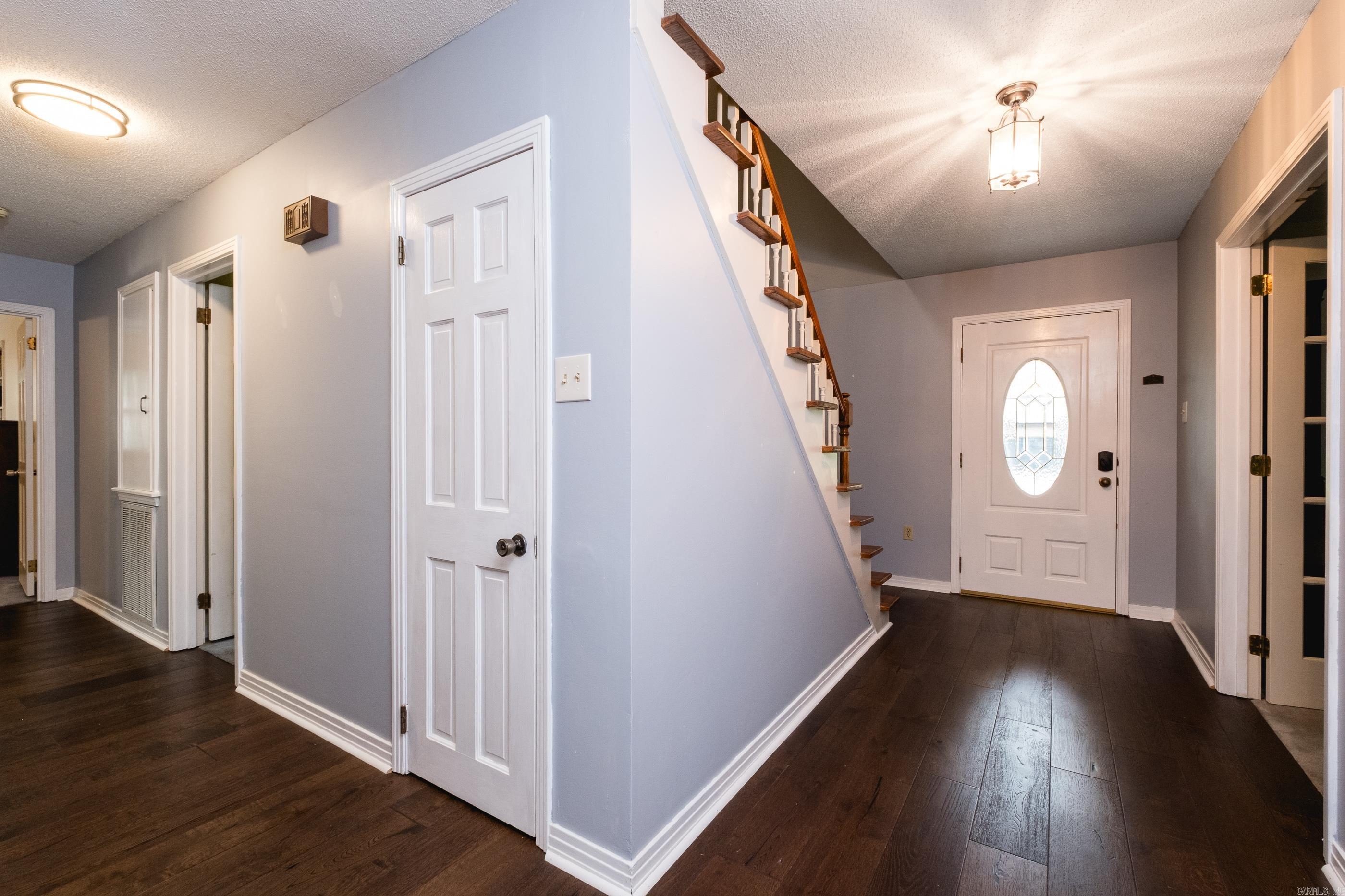 4105 Bunker Hill Drive Property Photo 8